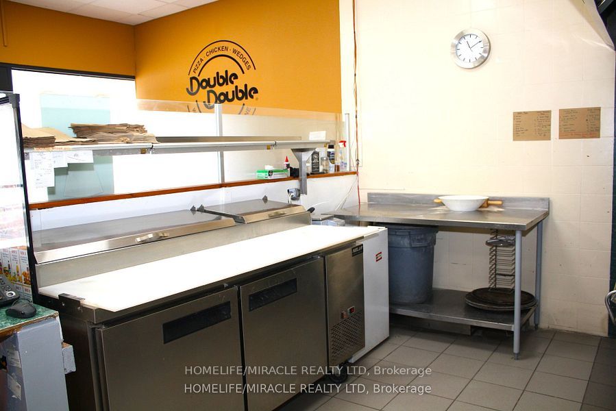 #10 - 666 Woolwich Street Property Photo 20