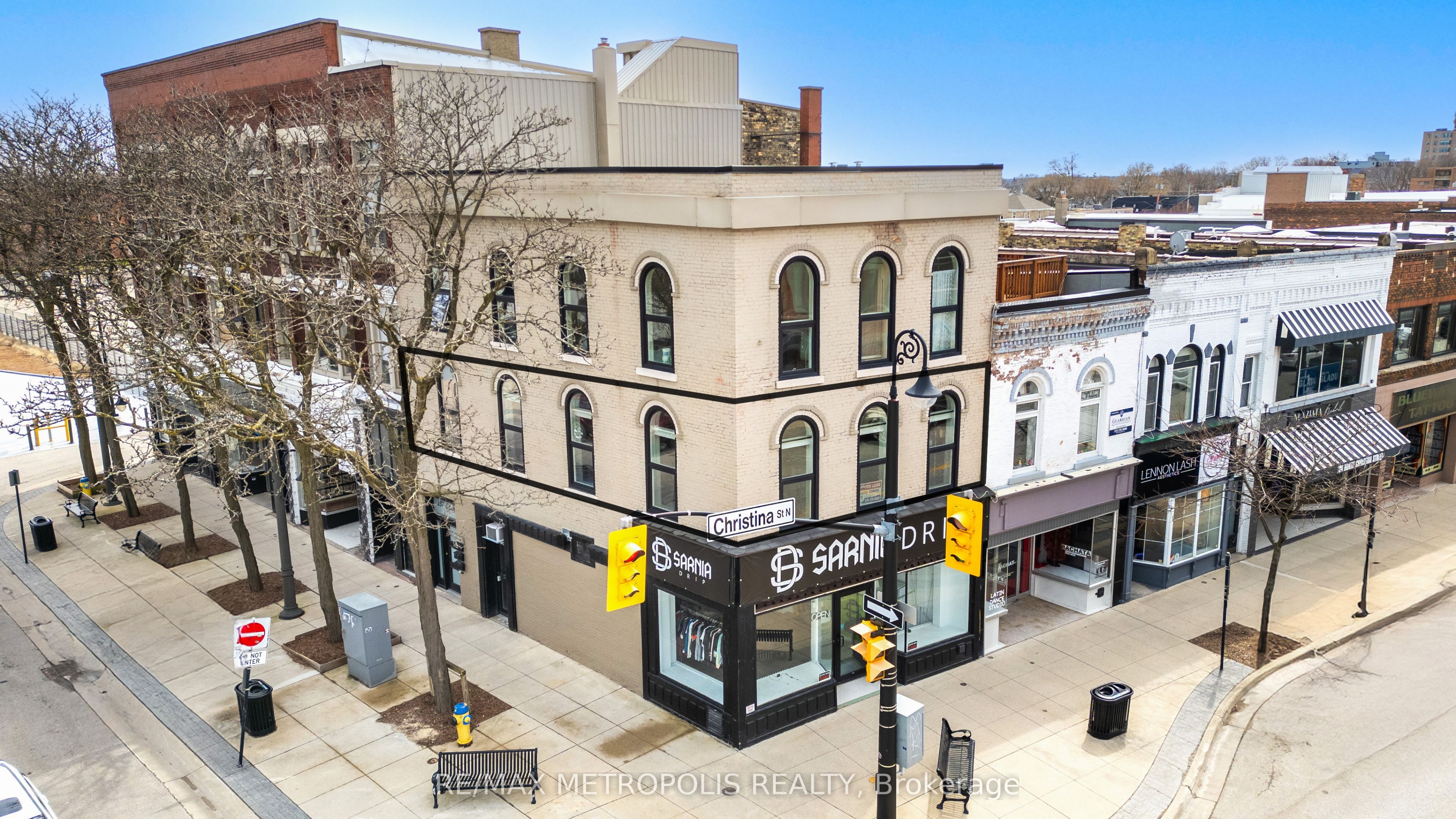 ##2 (upper) - 157 Lochiel Street Property Photo