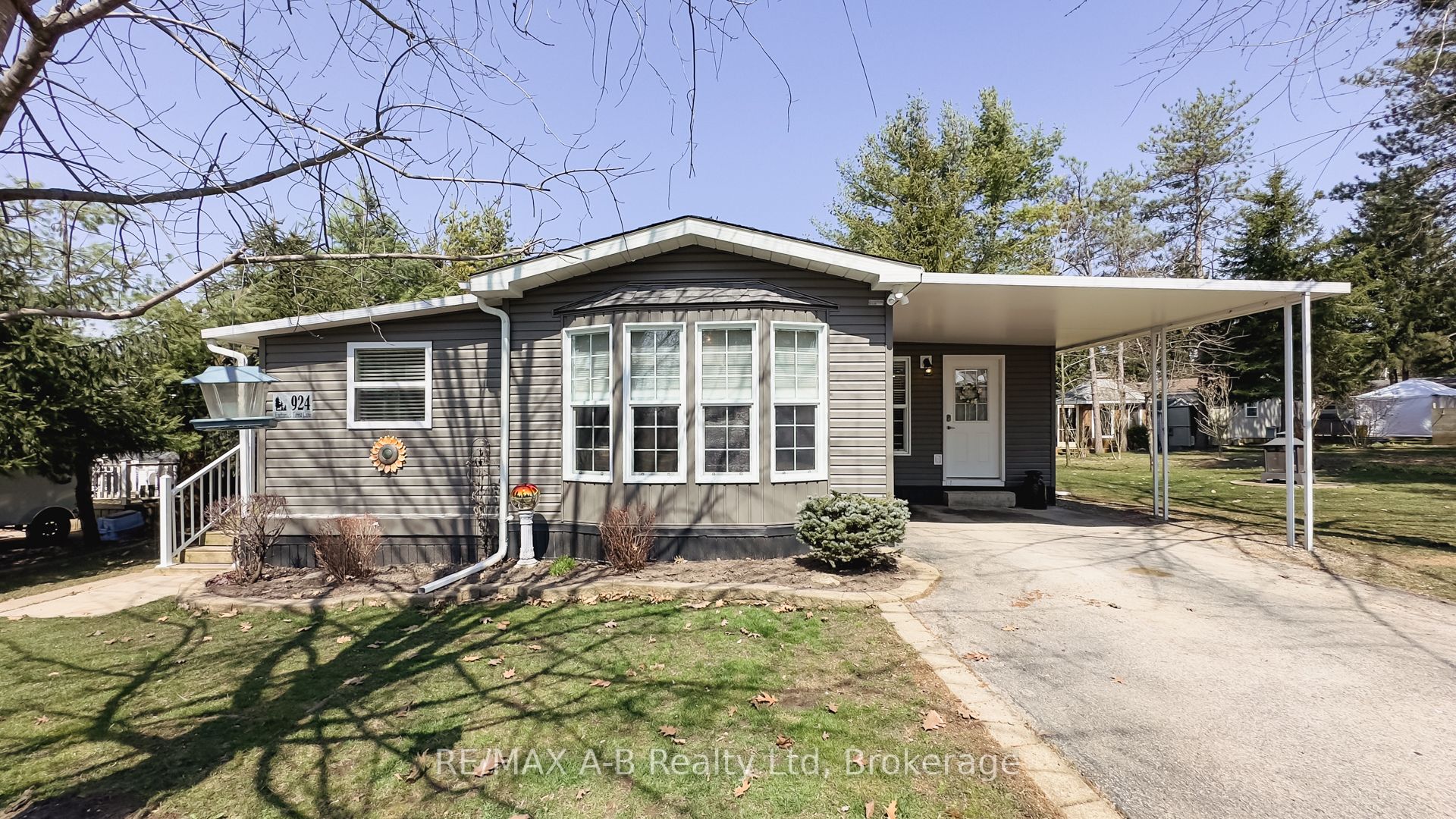 #924 - 316489 31ST Line Property Photo 1