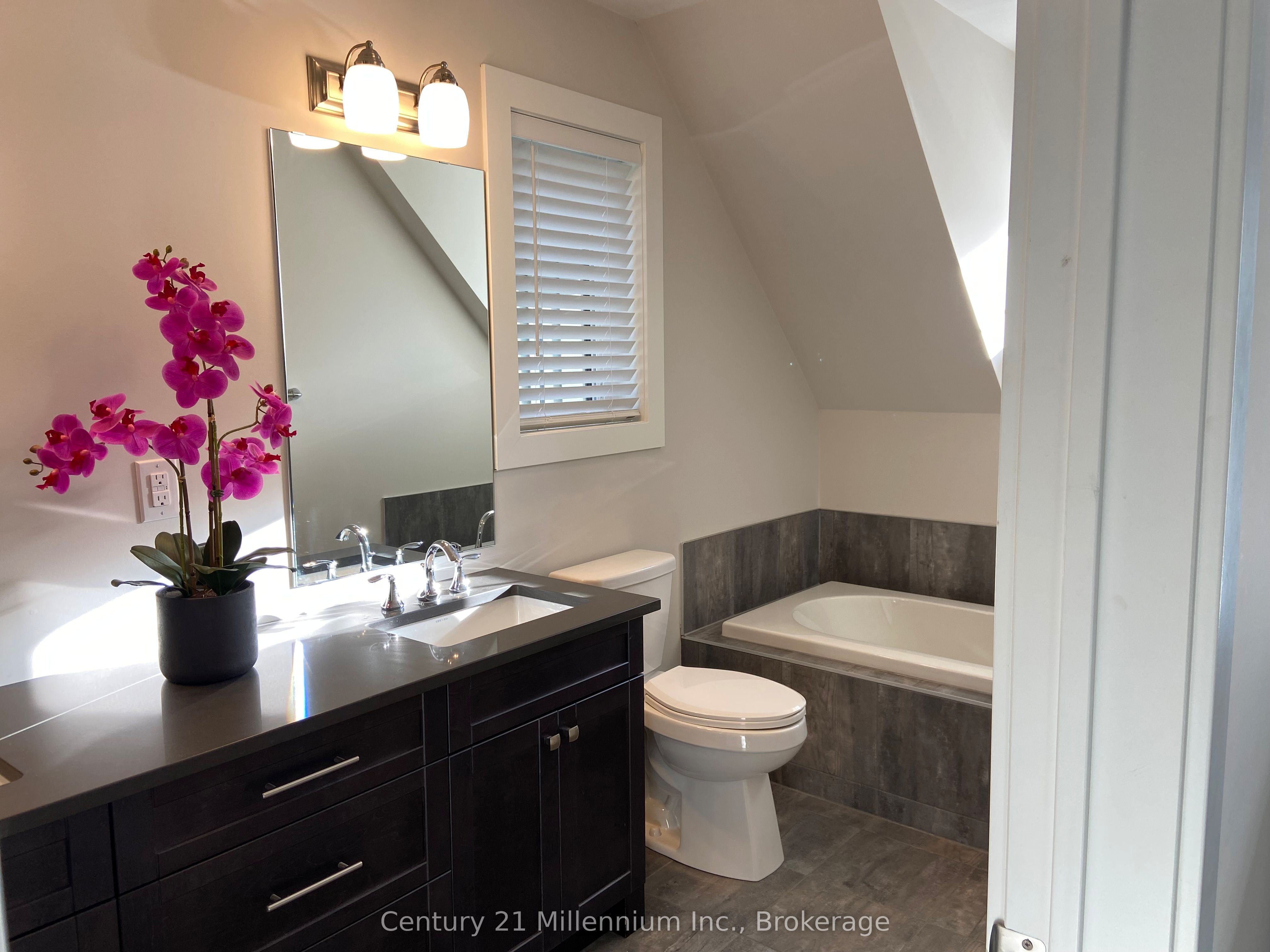158 Red Pine Street Property Photo 27