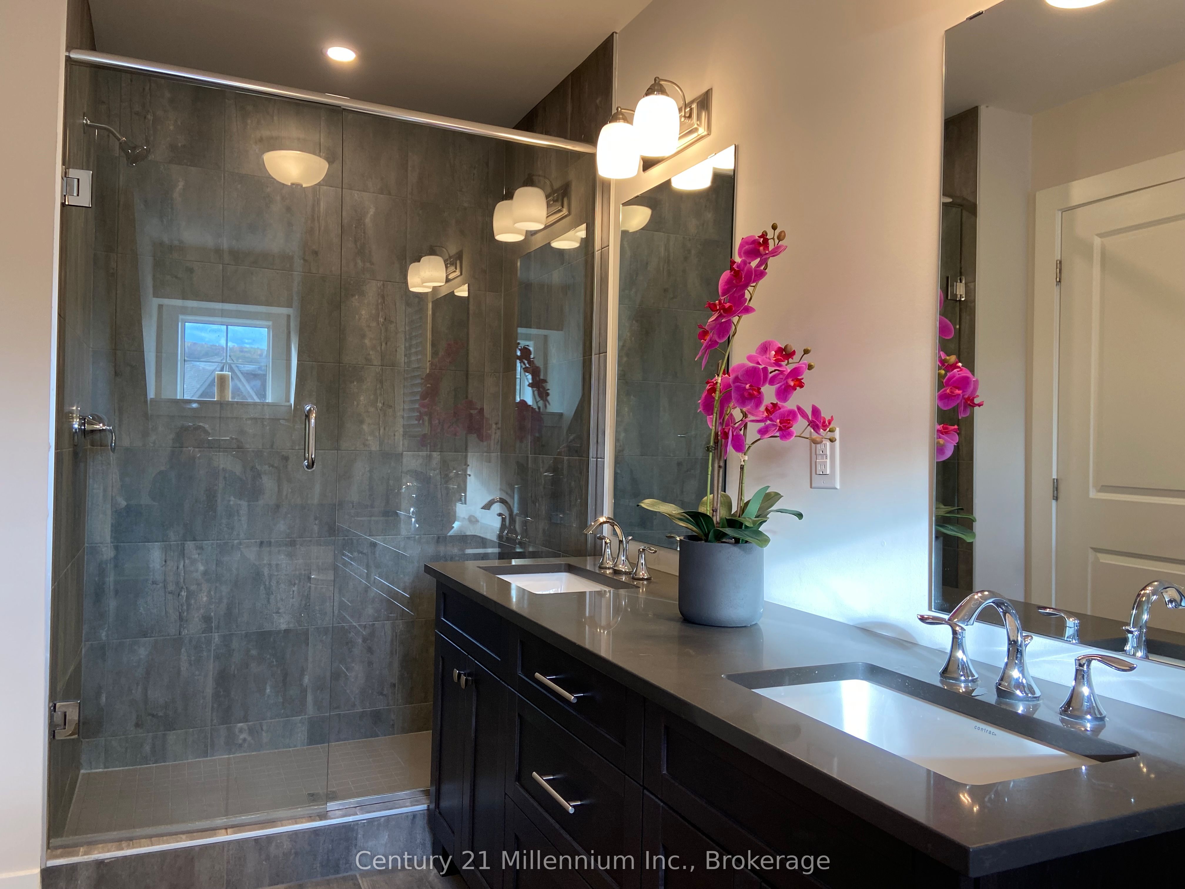 158 Red Pine Street Property Photo 28