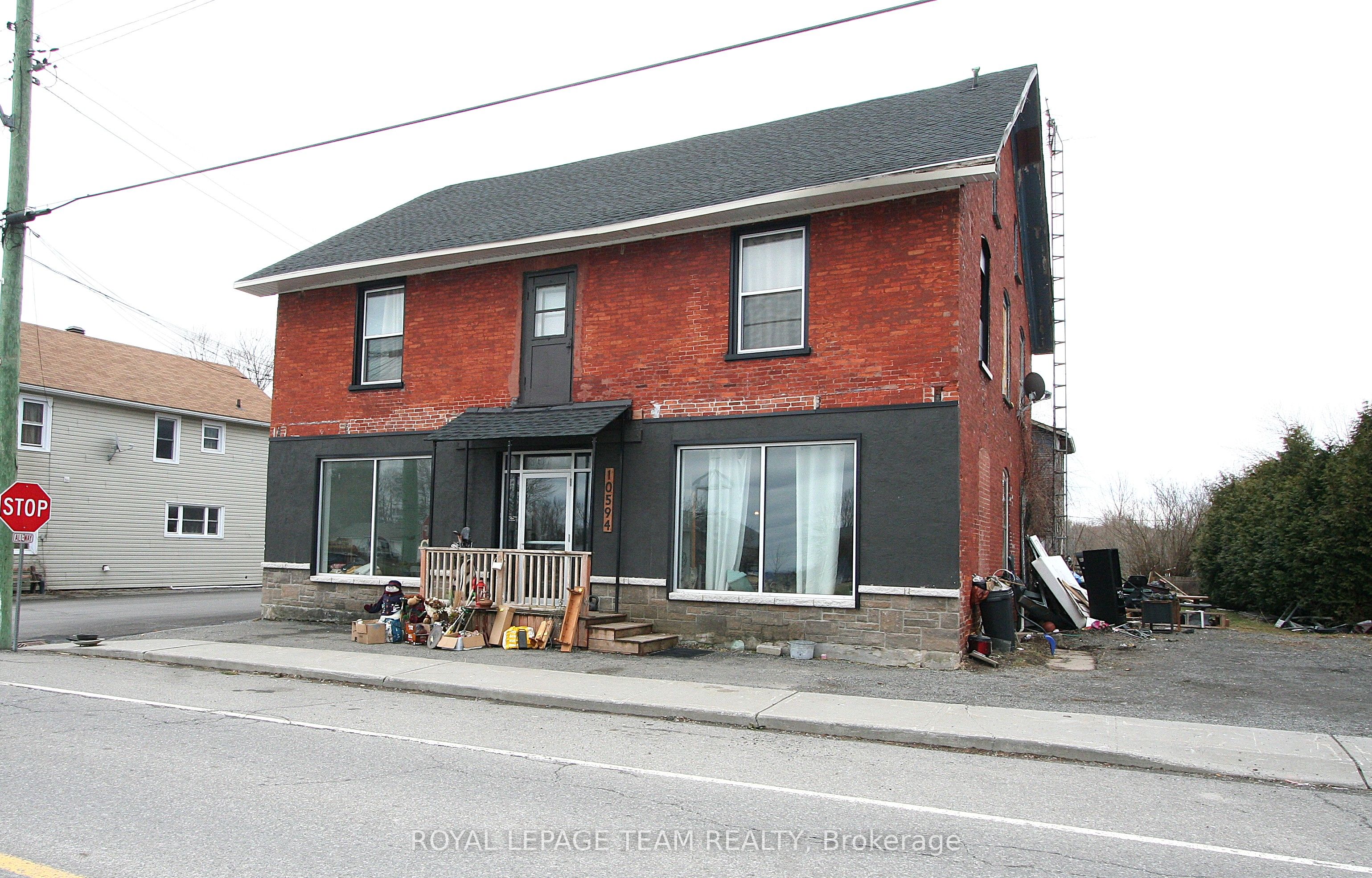 10594 Main Street Property Photo 2