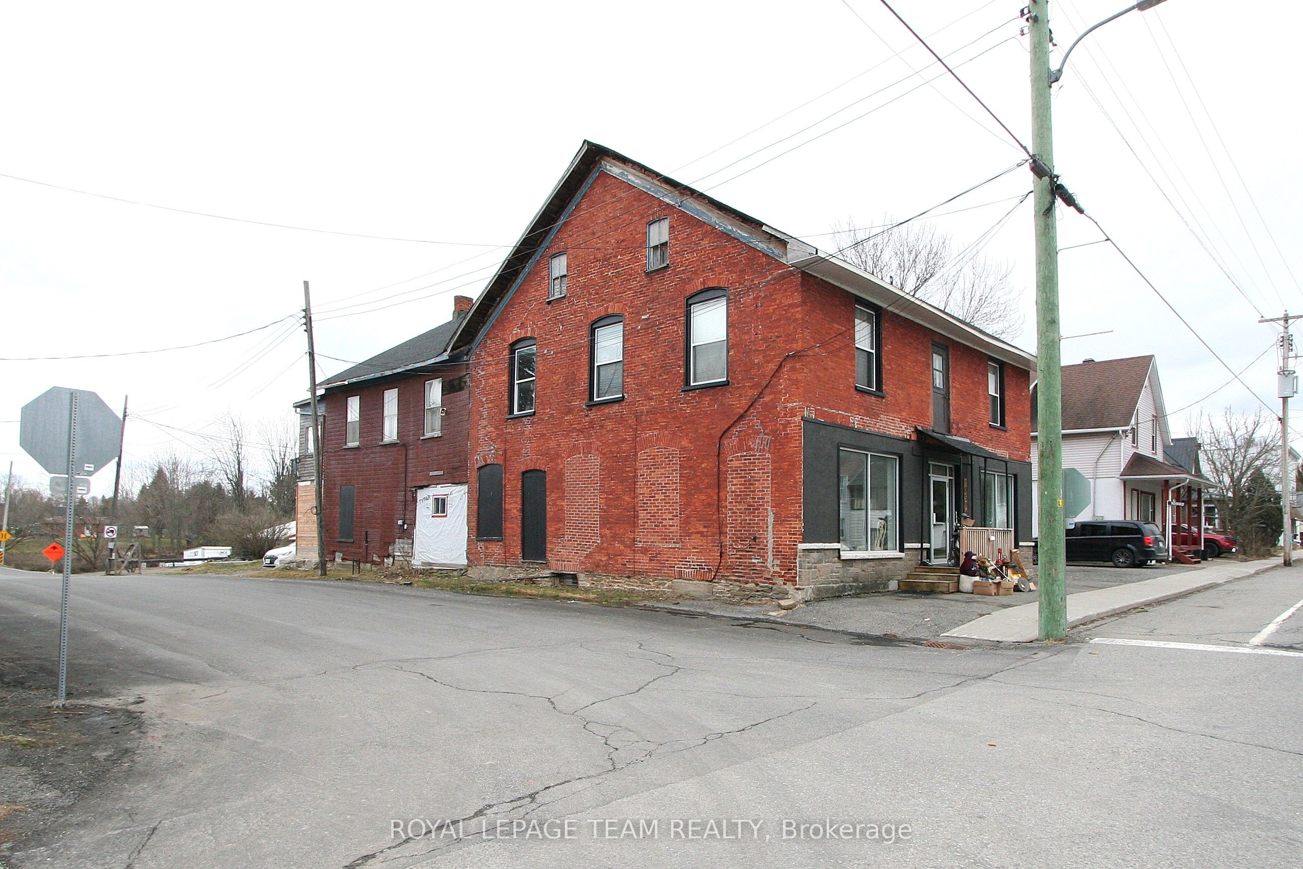 10594 Main Street Property Photo 11
