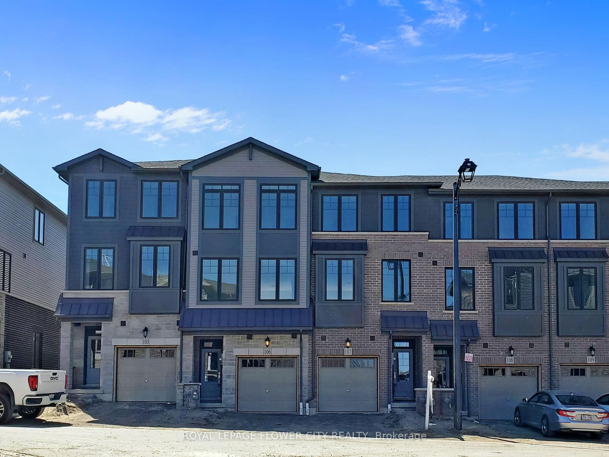 #106 - 10 Birmingham Drive Property Photo 1