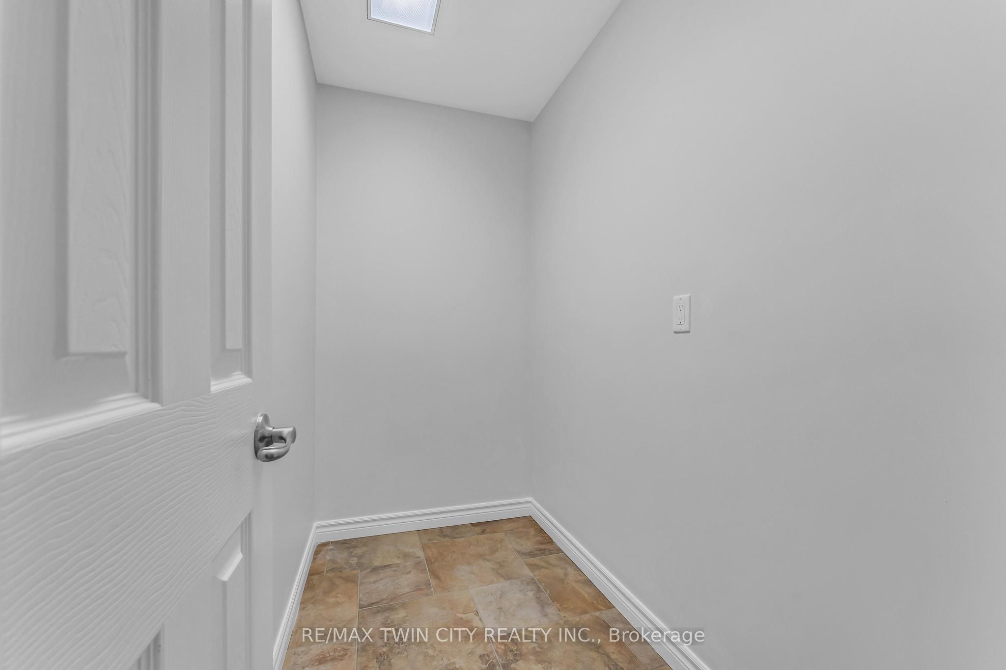 9565 Wellington Rd 124 Road Property Photo 19