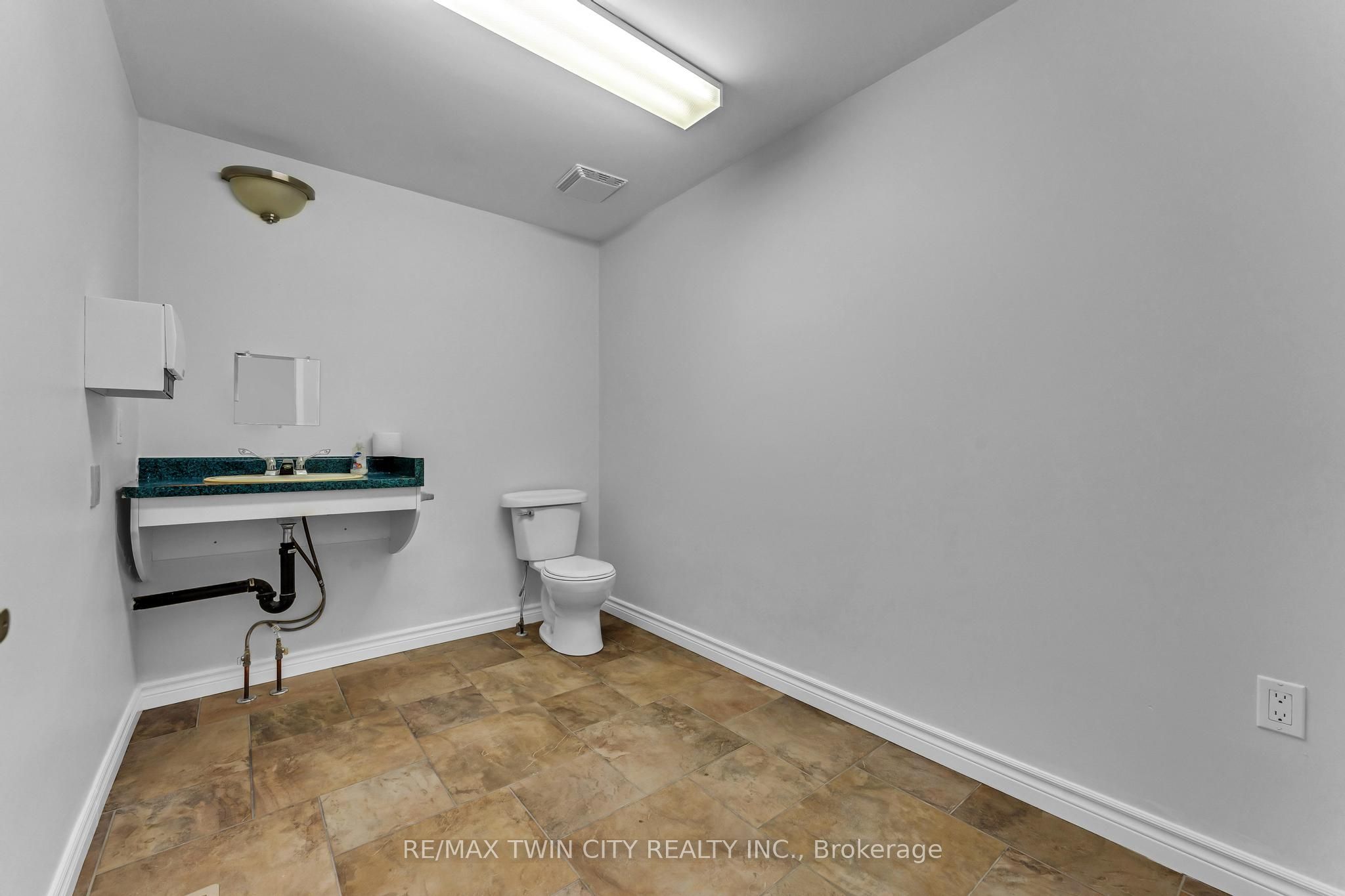 9565 Wellington Rd 124 Road Property Photo 22