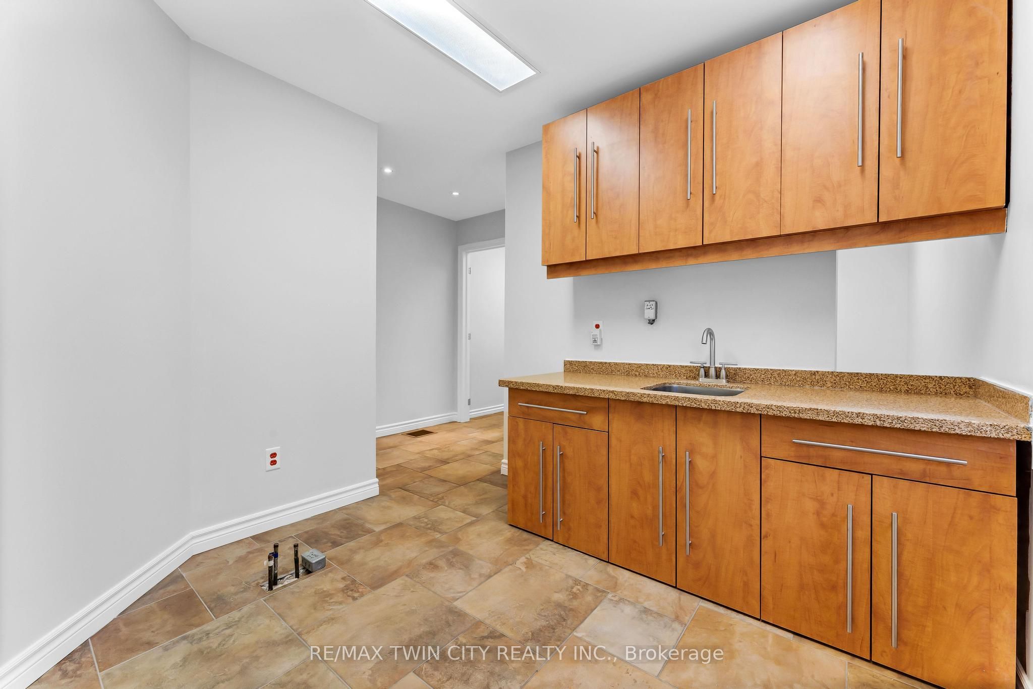 9565 Wellington Rd 124 Road Property Photo 24