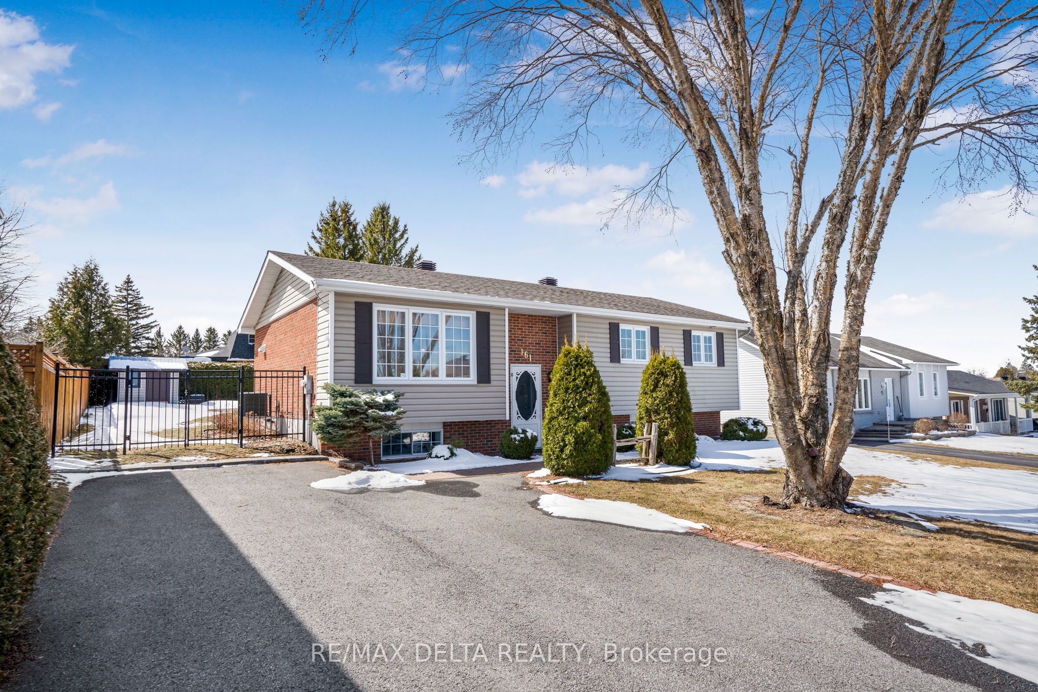 161 Home Avenue Property Photo