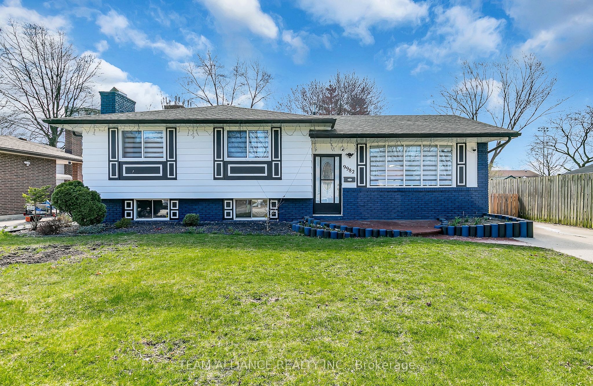 9982 Kenwood Crescent Property Photo