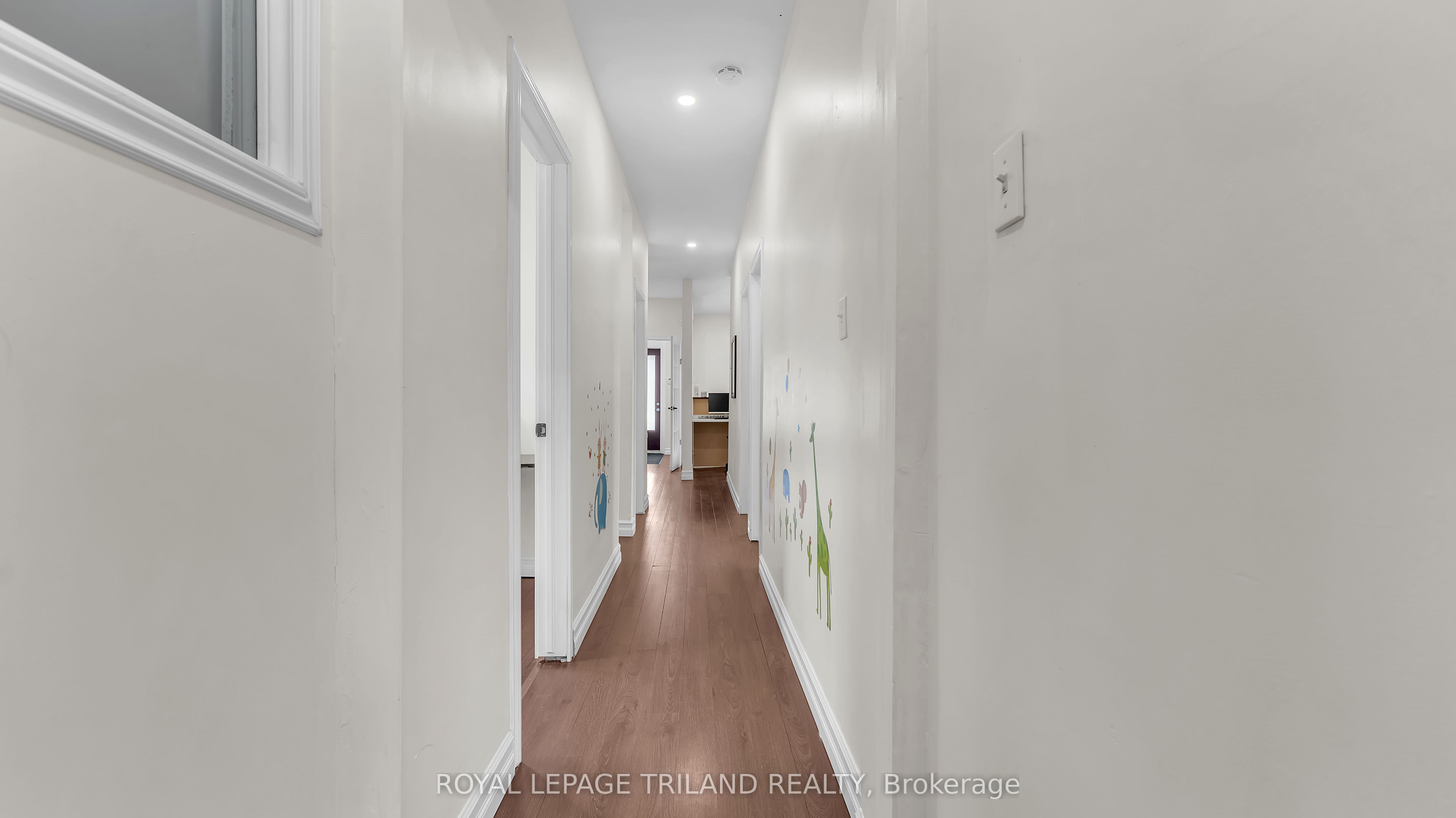 512 Oxford Street Property Photo 17