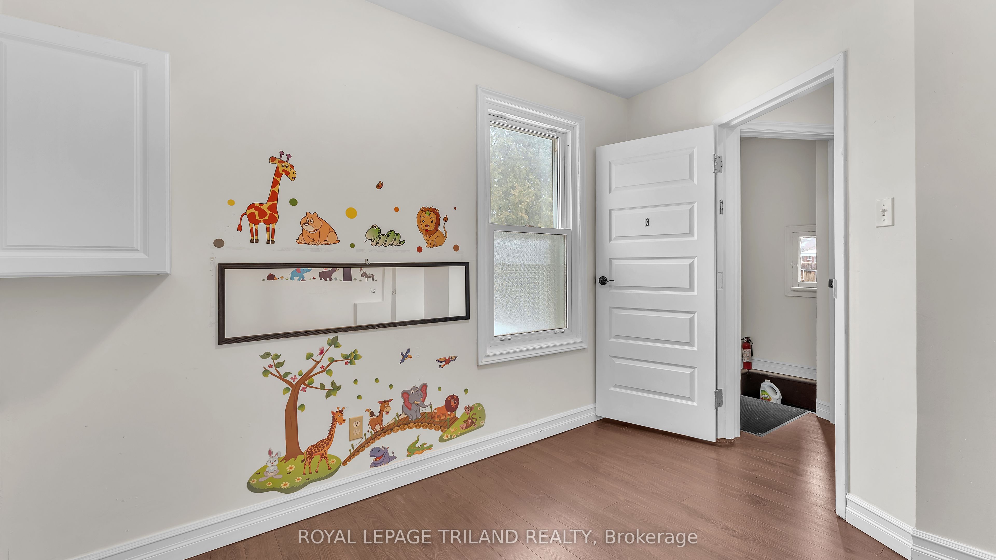 512 Oxford Street Property Photo 18