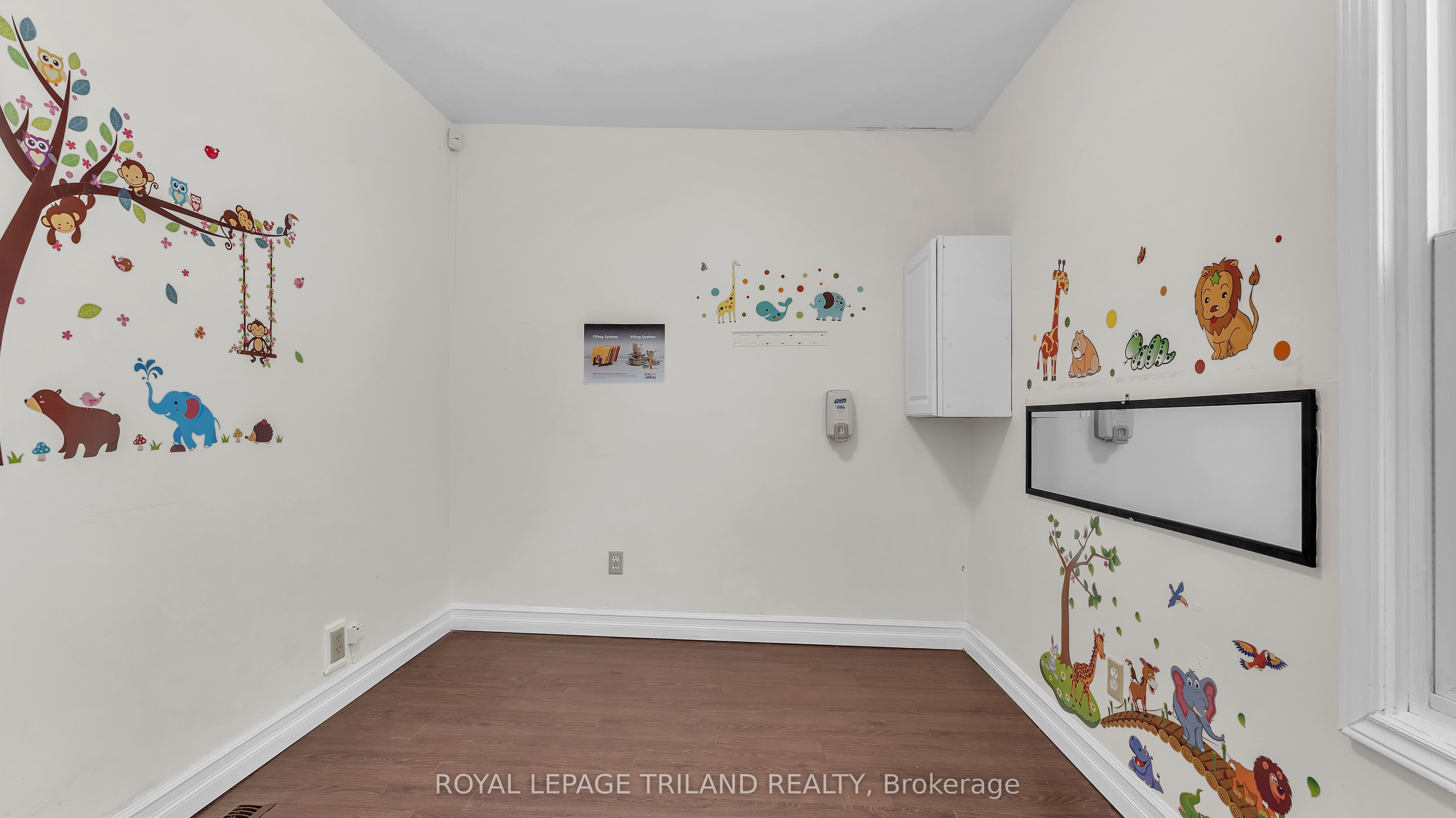 512 Oxford Street Property Photo 19