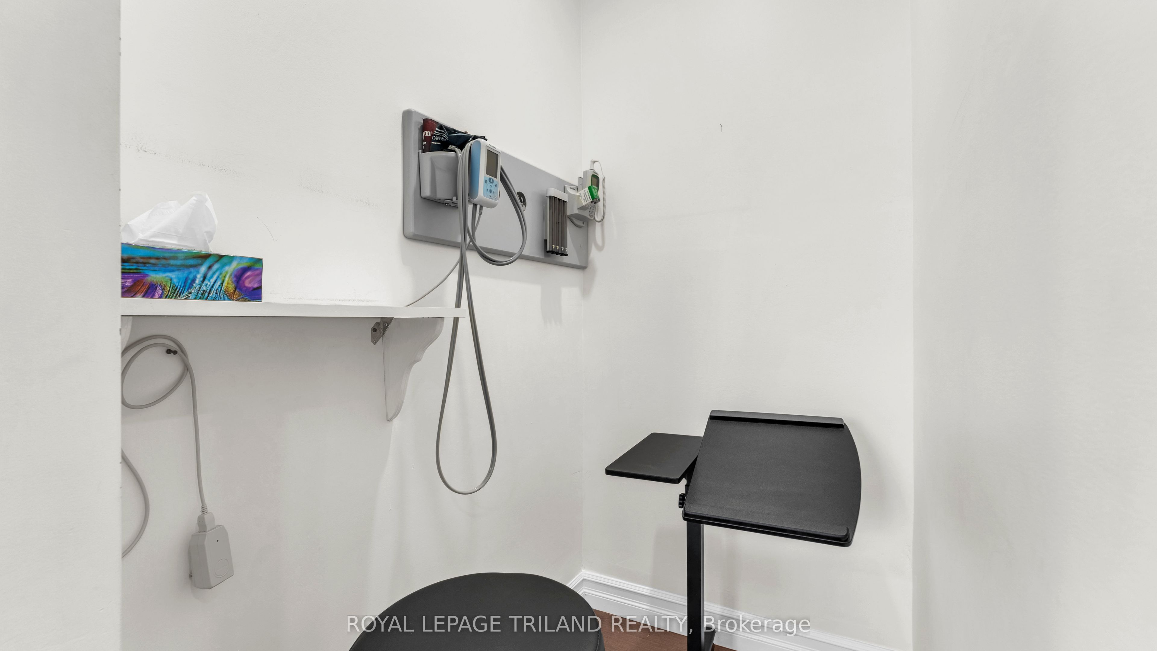 512 Oxford Street Property Photo 21