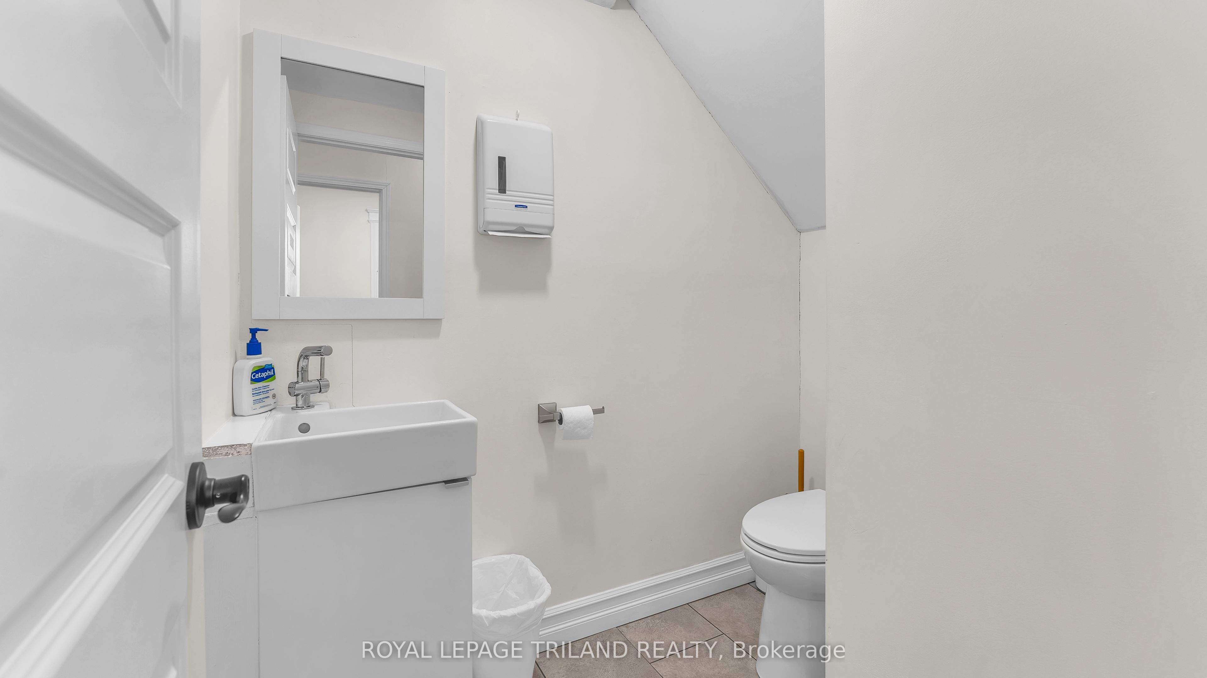 512 Oxford Street Property Photo 22