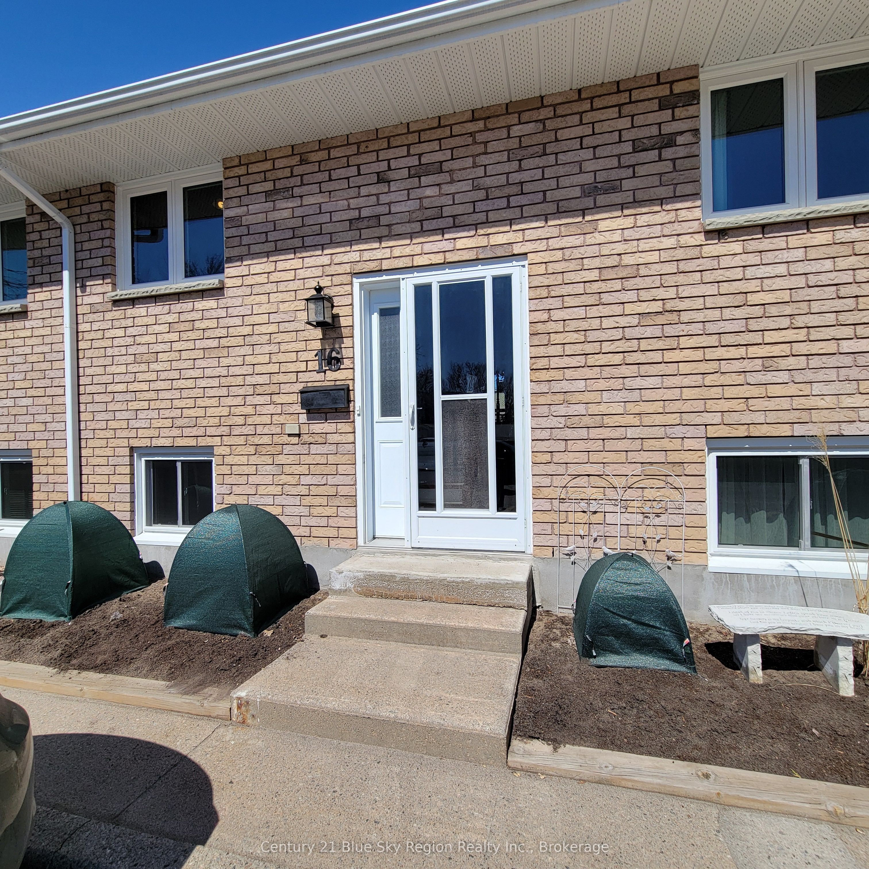 #16 - 624 Lakeshore Drive Property Photo