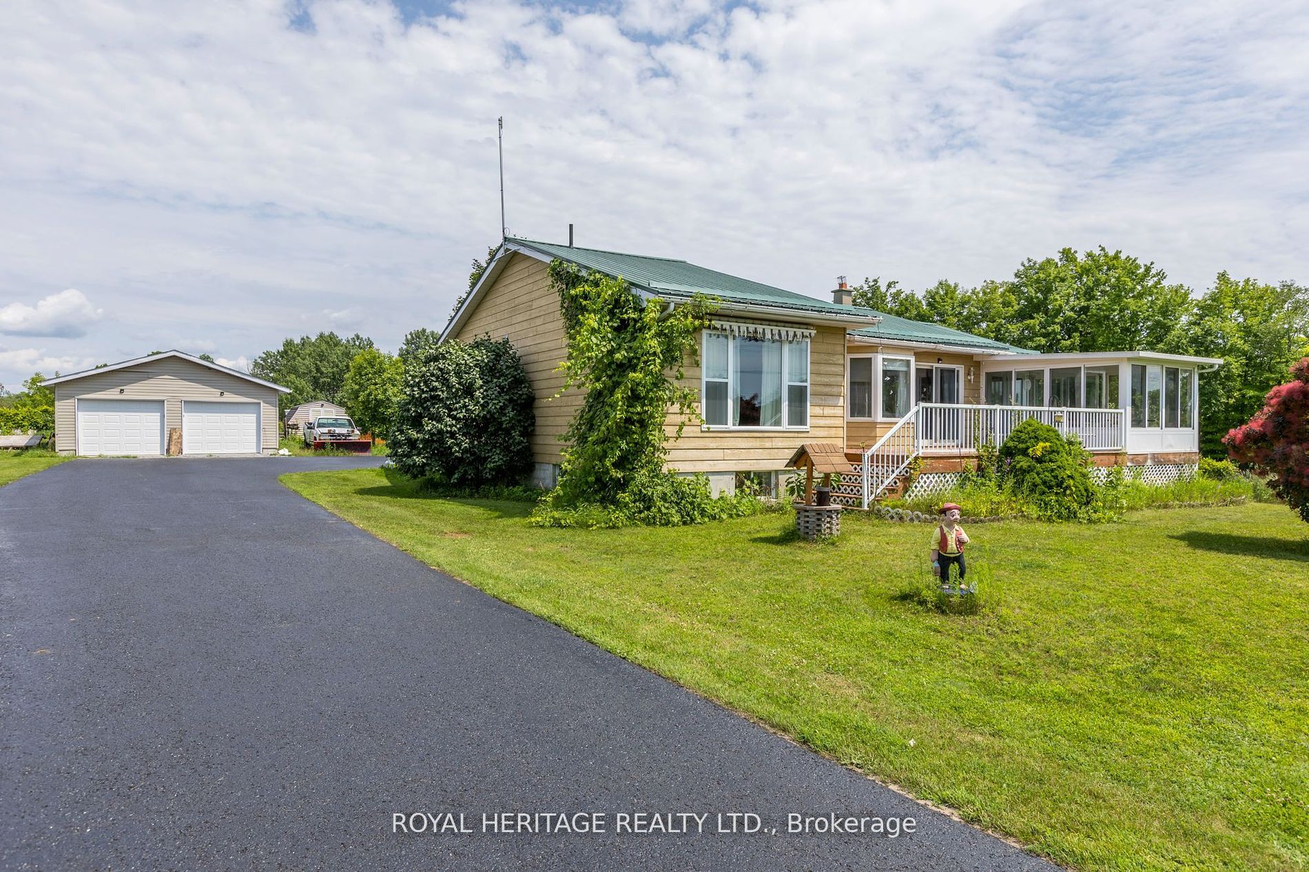 977 6th Line Property Photo