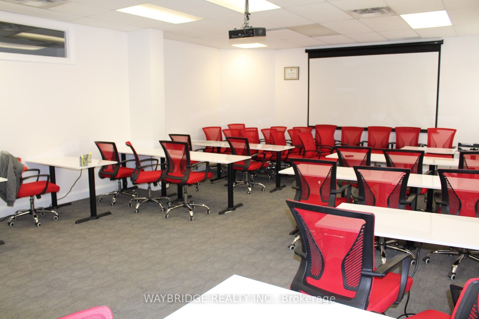 #303 - 11 Rosemount Avenue Property Photo 3