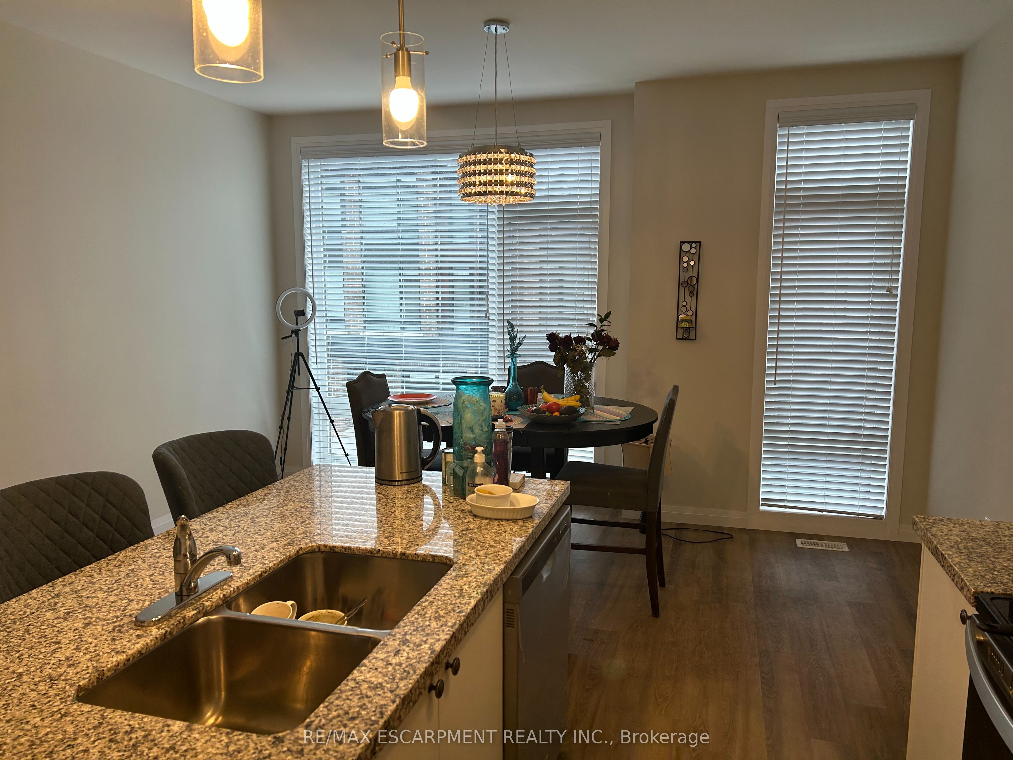 270 Melvin Avenue 15 Property Photo 7