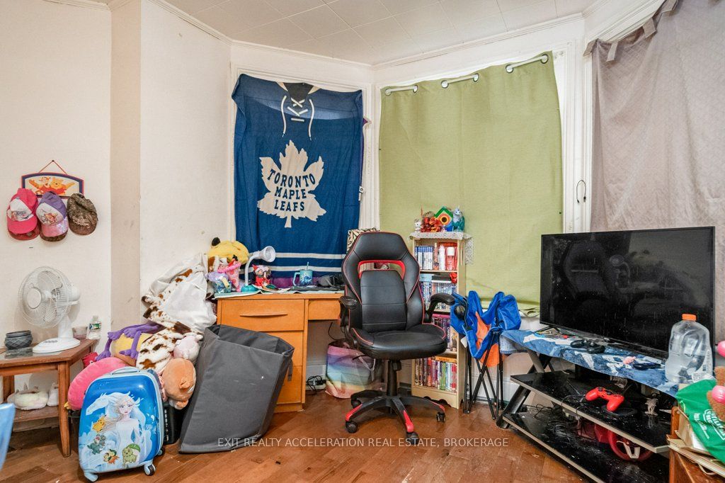 30 Bridge Street Property Photo 31