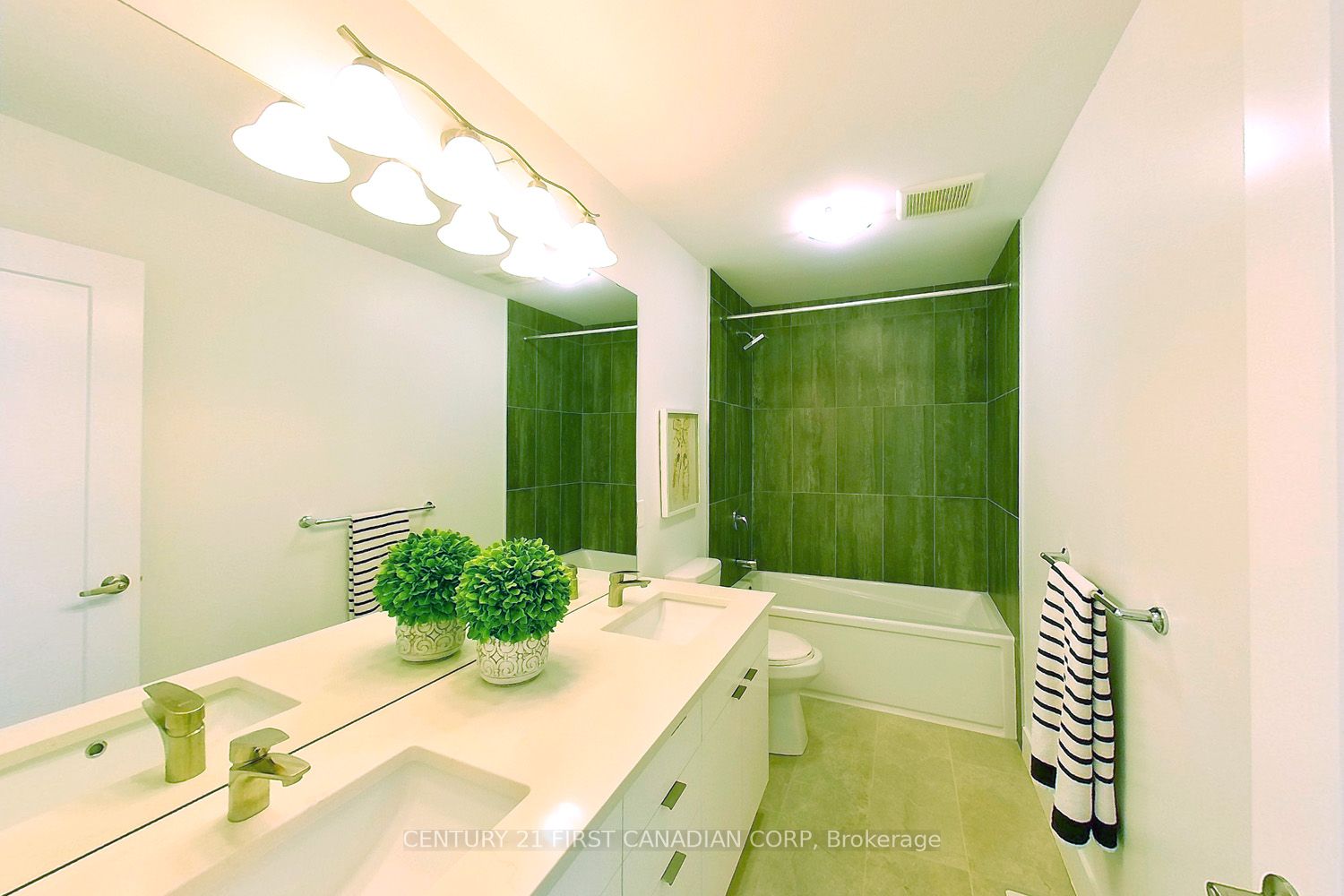 #30 - 1820 Canvas Way Property Photo 20