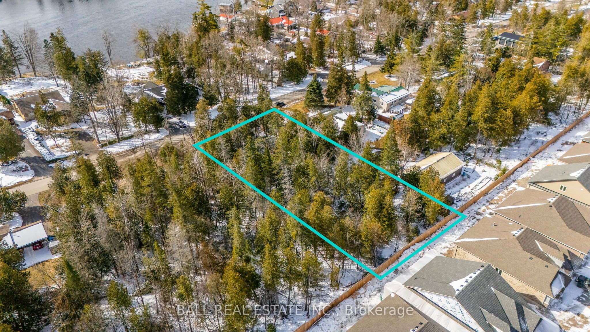 215 Front Street W Property Photo 3