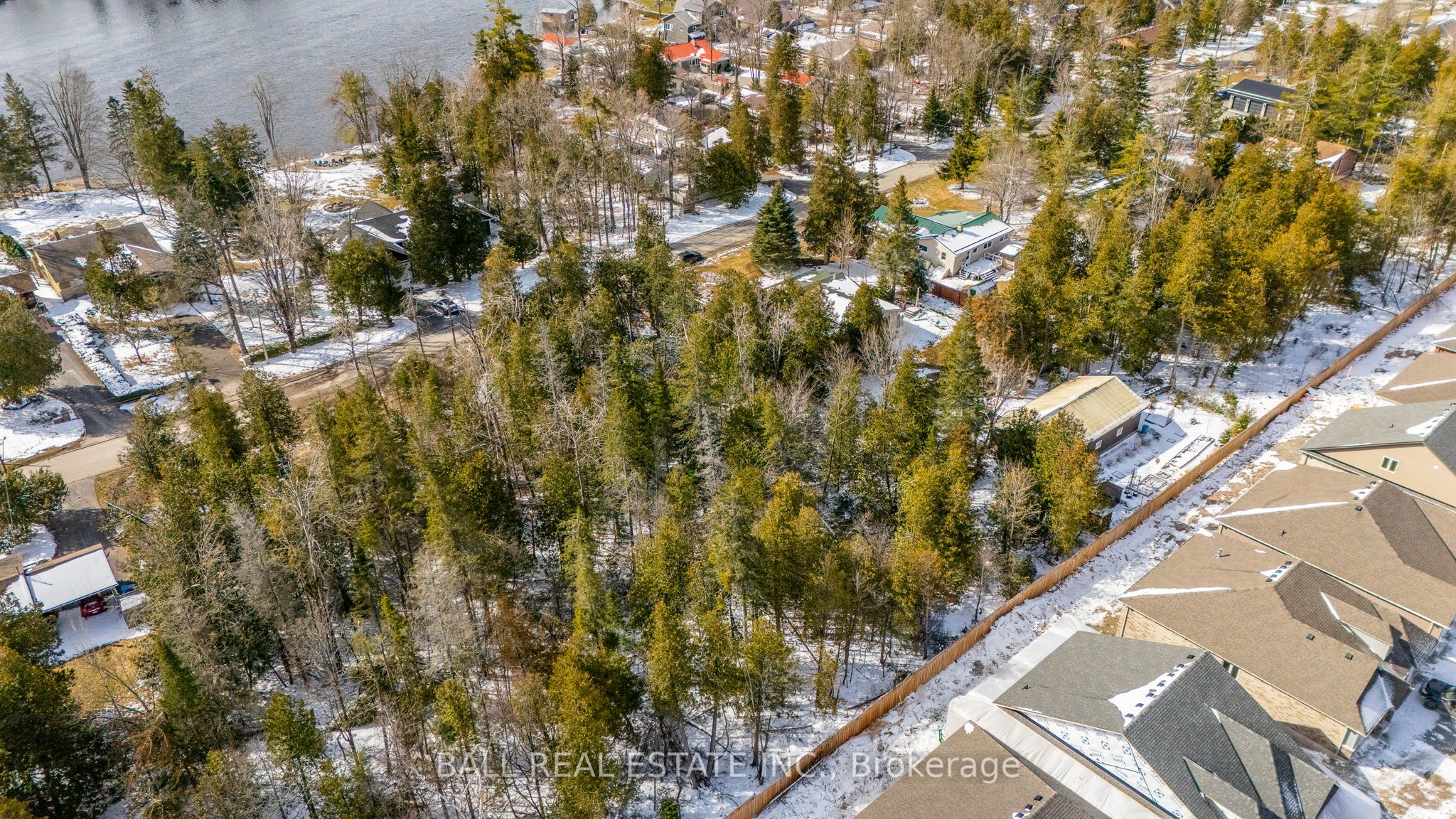 215 Front Street W Property Photo 11