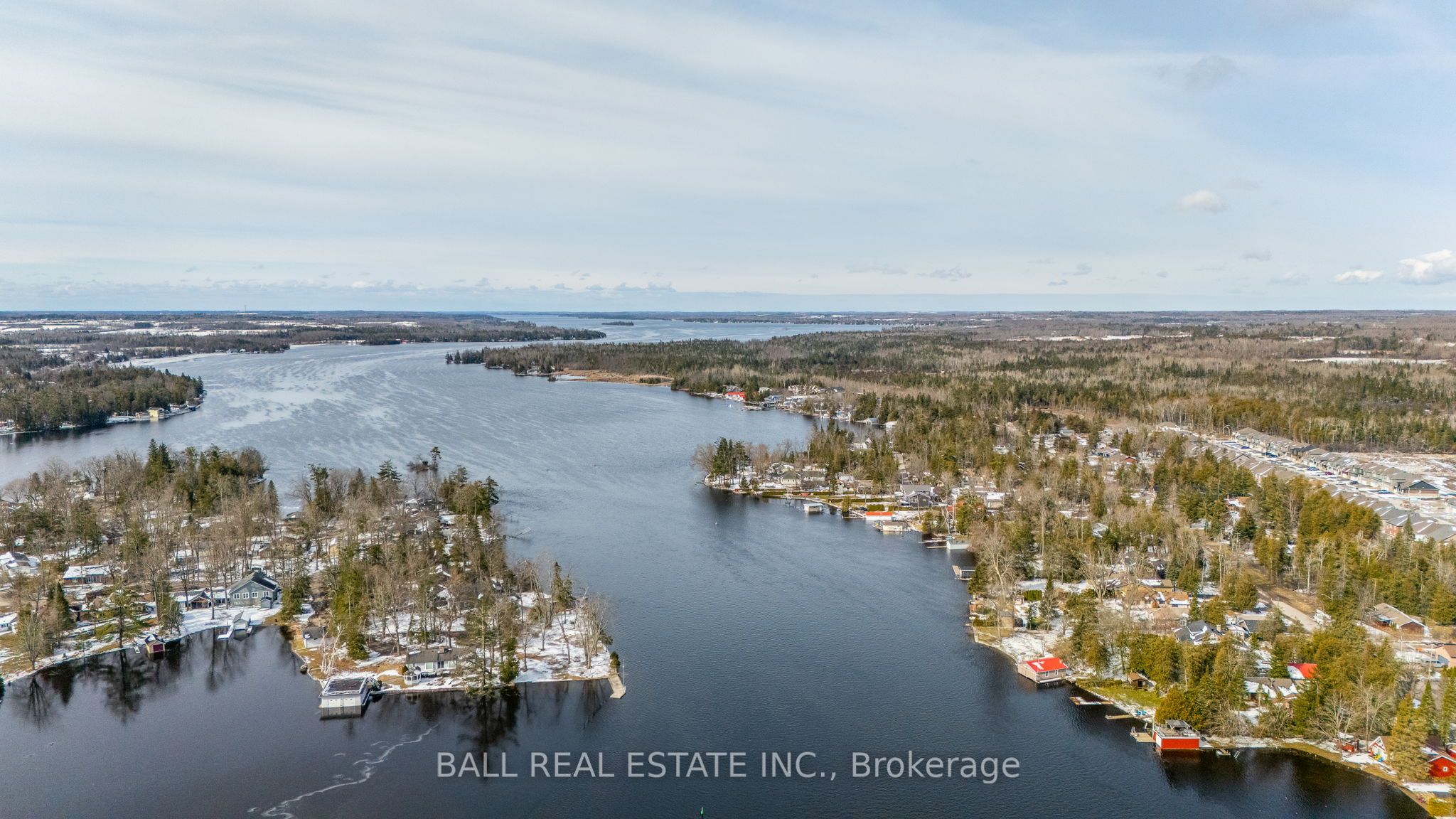 215 Front Street W Property Photo 14