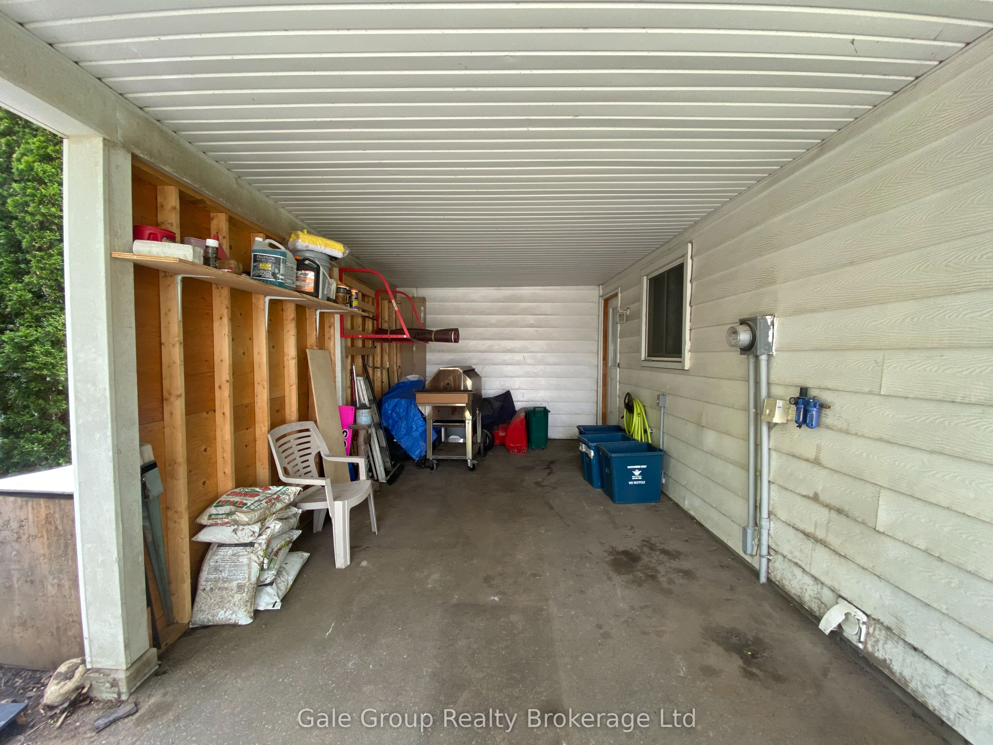 235 Huntingdon Crescent Property Photo 4