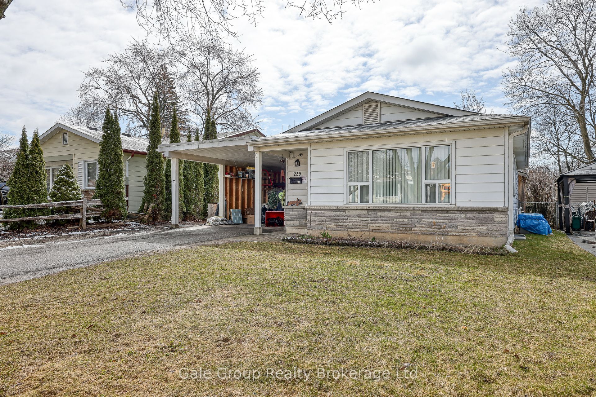 235 Huntingdon Crescent Property Photo 5