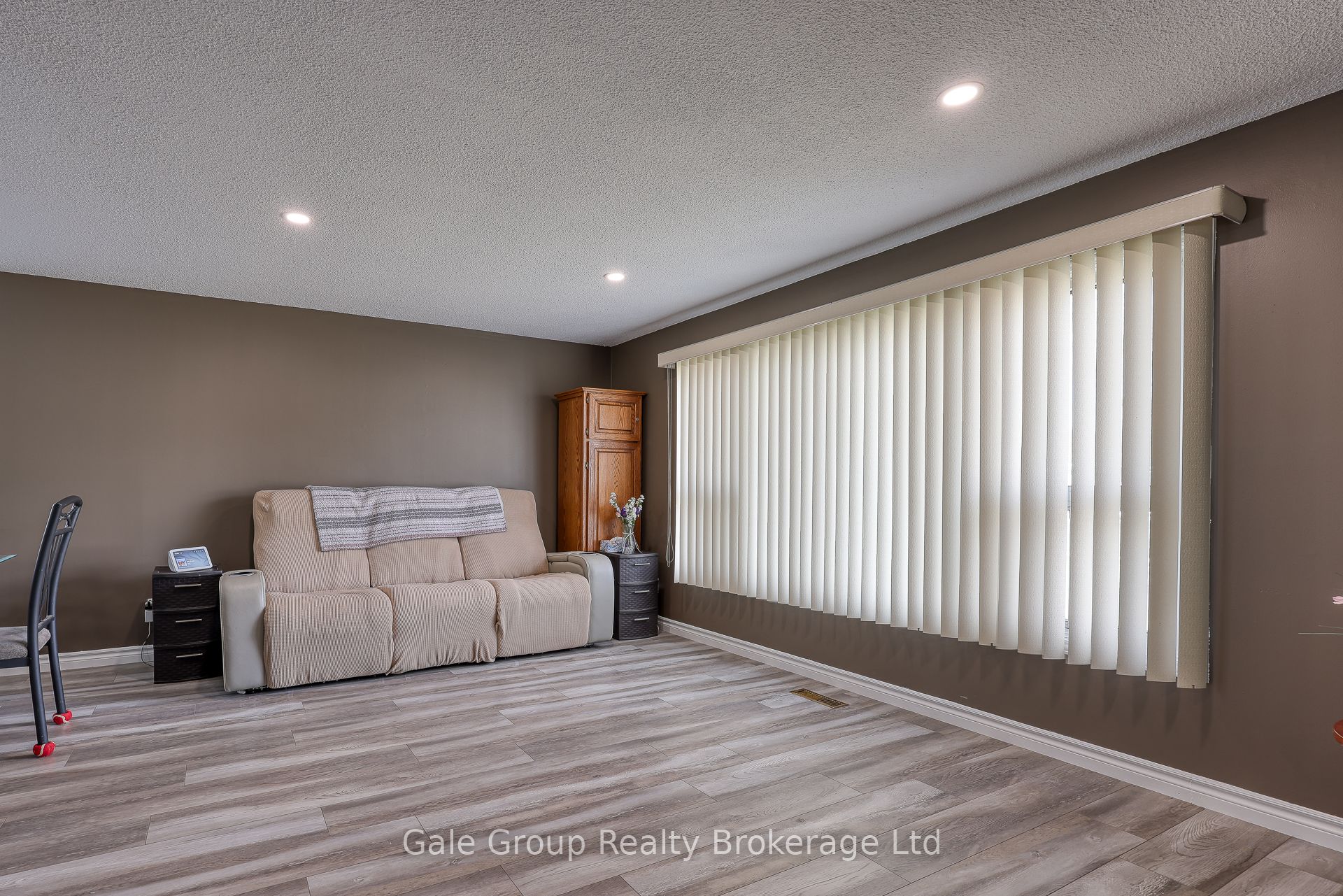 235 Huntingdon Crescent Property Photo 9