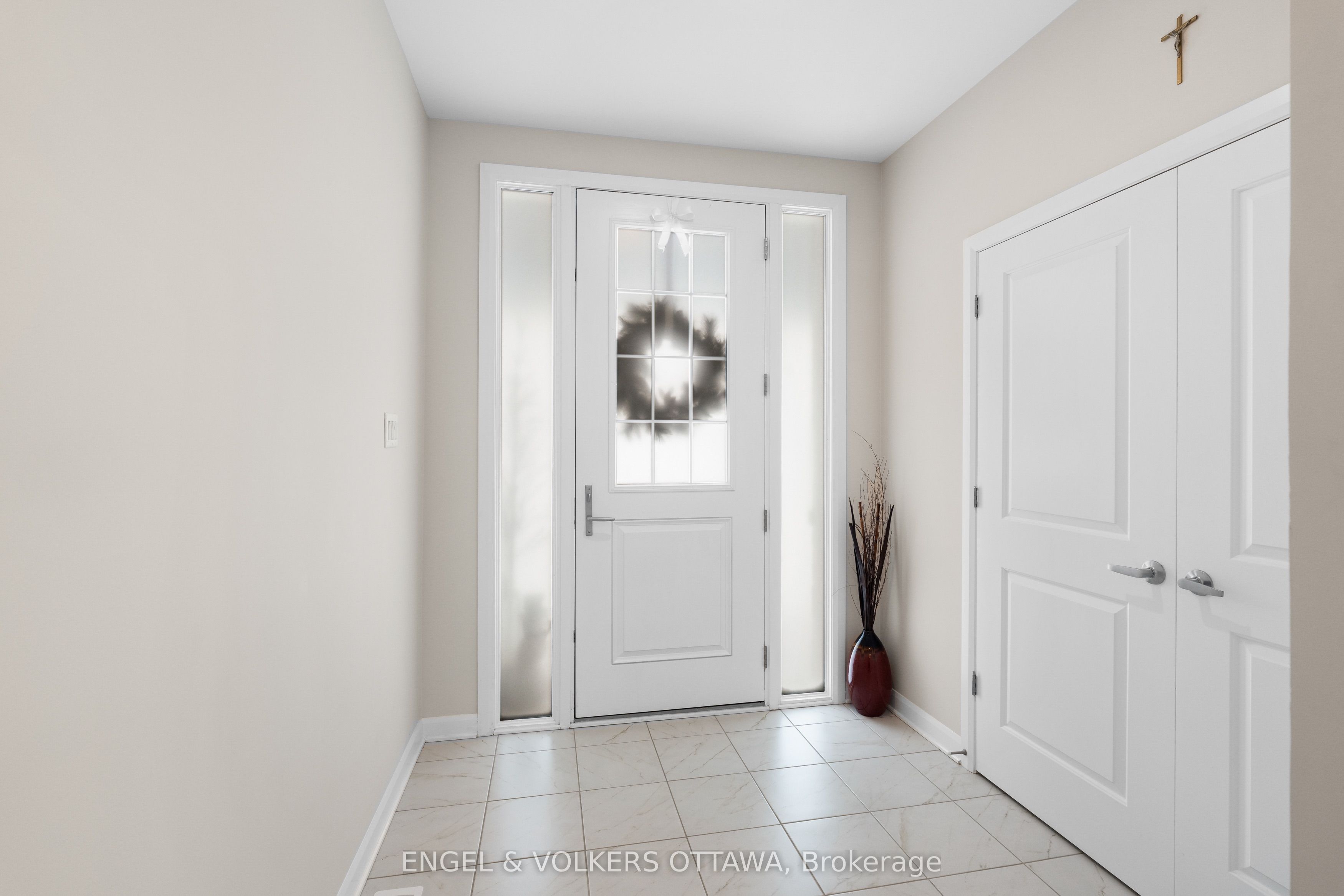 2053 Wanderer Avenue Property Photo 4