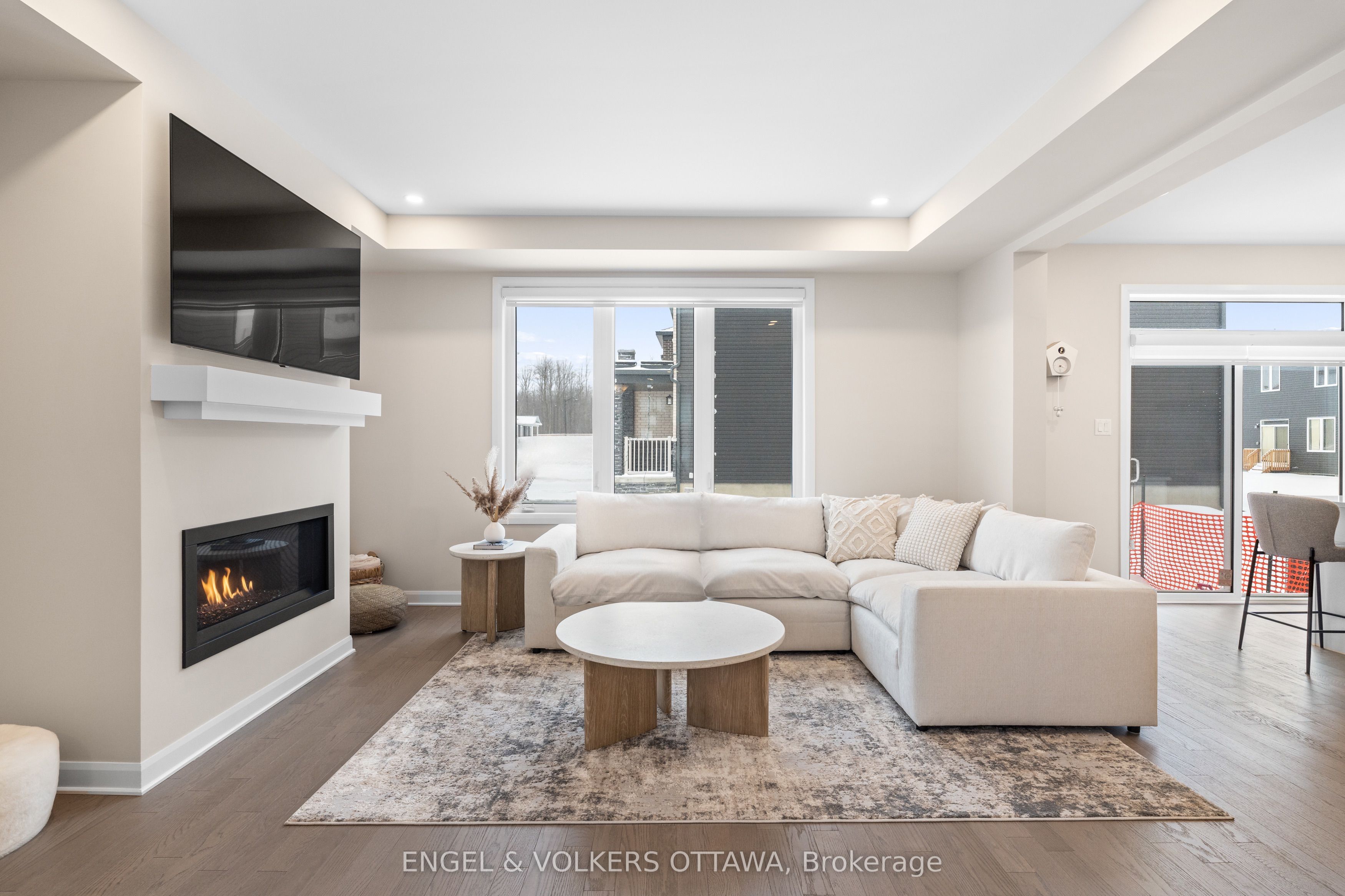 2053 Wanderer Avenue Property Photo 6