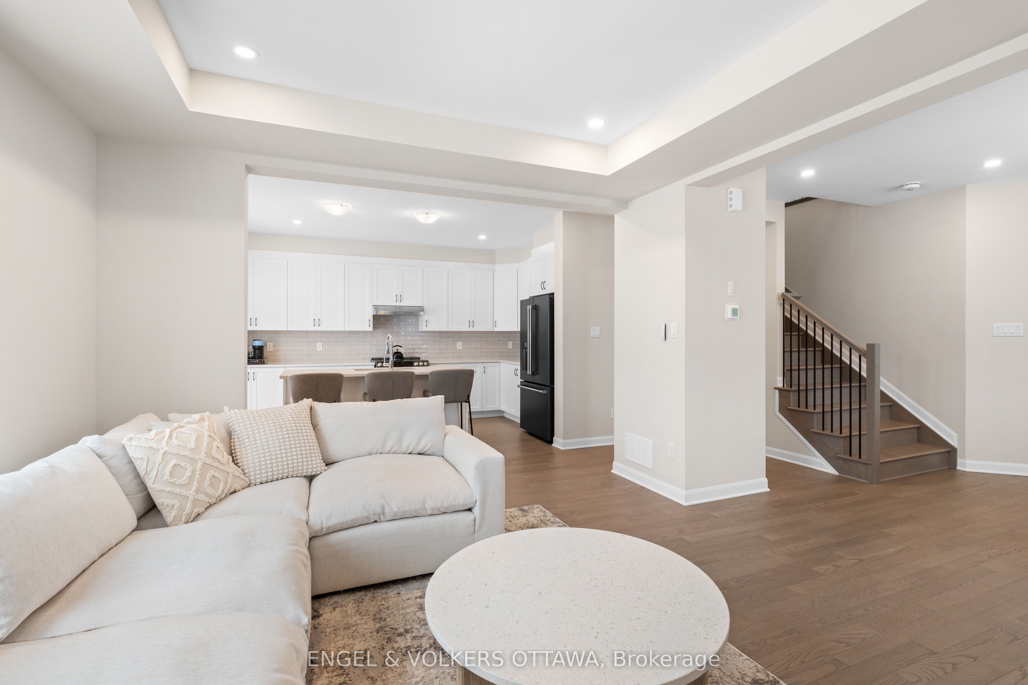 2053 Wanderer Avenue Property Photo 9