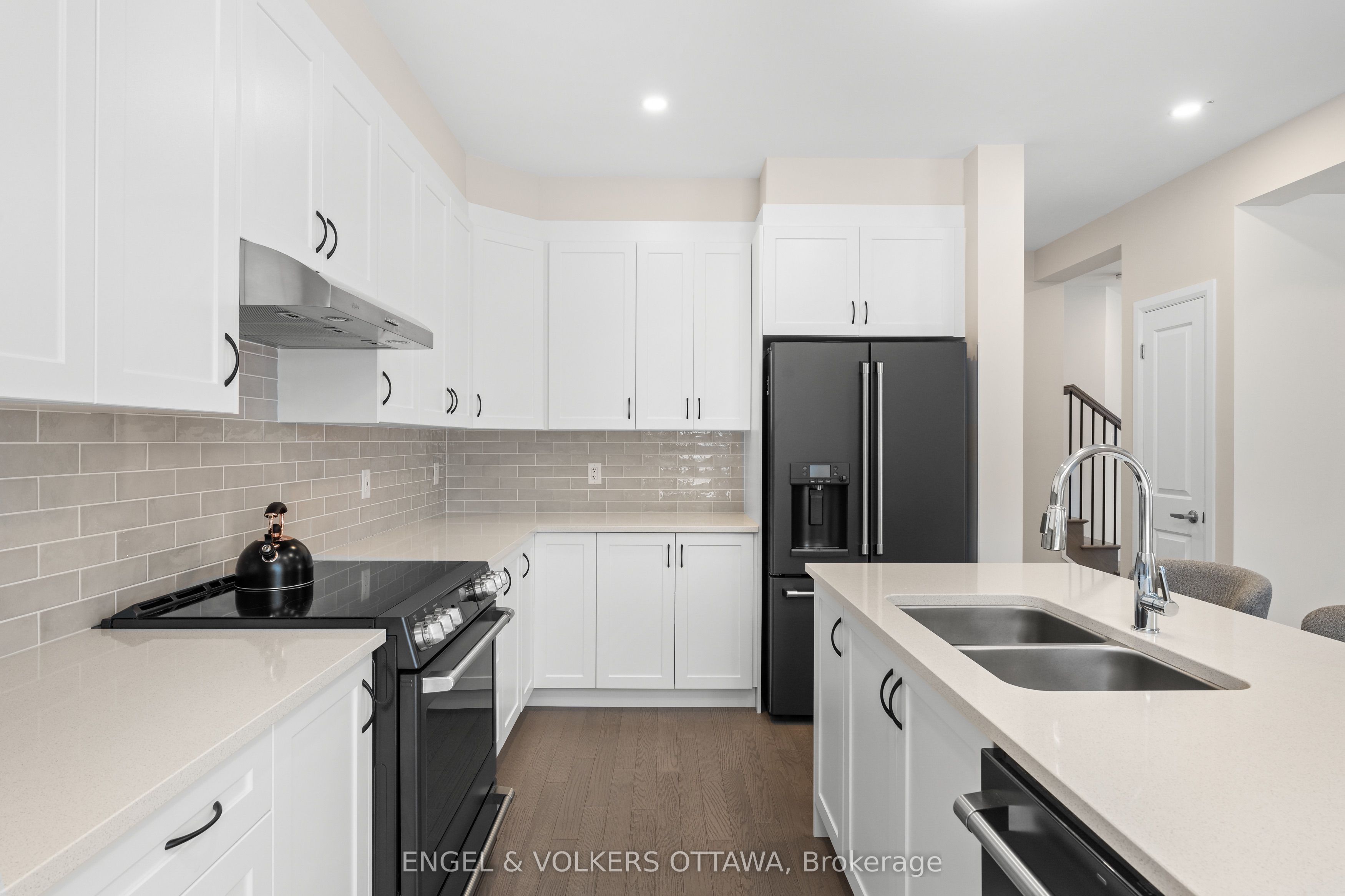 2053 Wanderer Avenue Property Photo 13