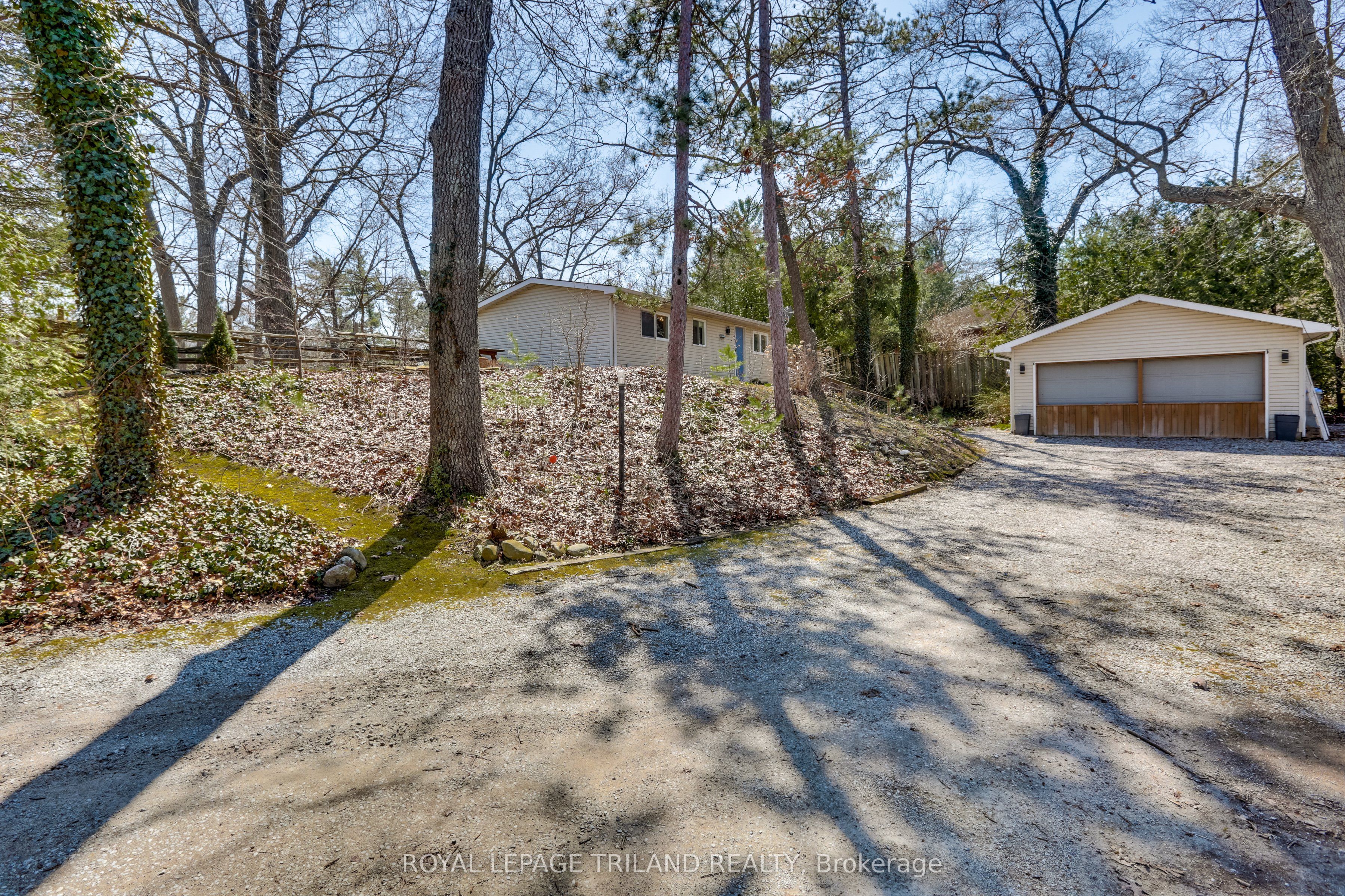 7933 Katharine Crescent Property Photo 16
