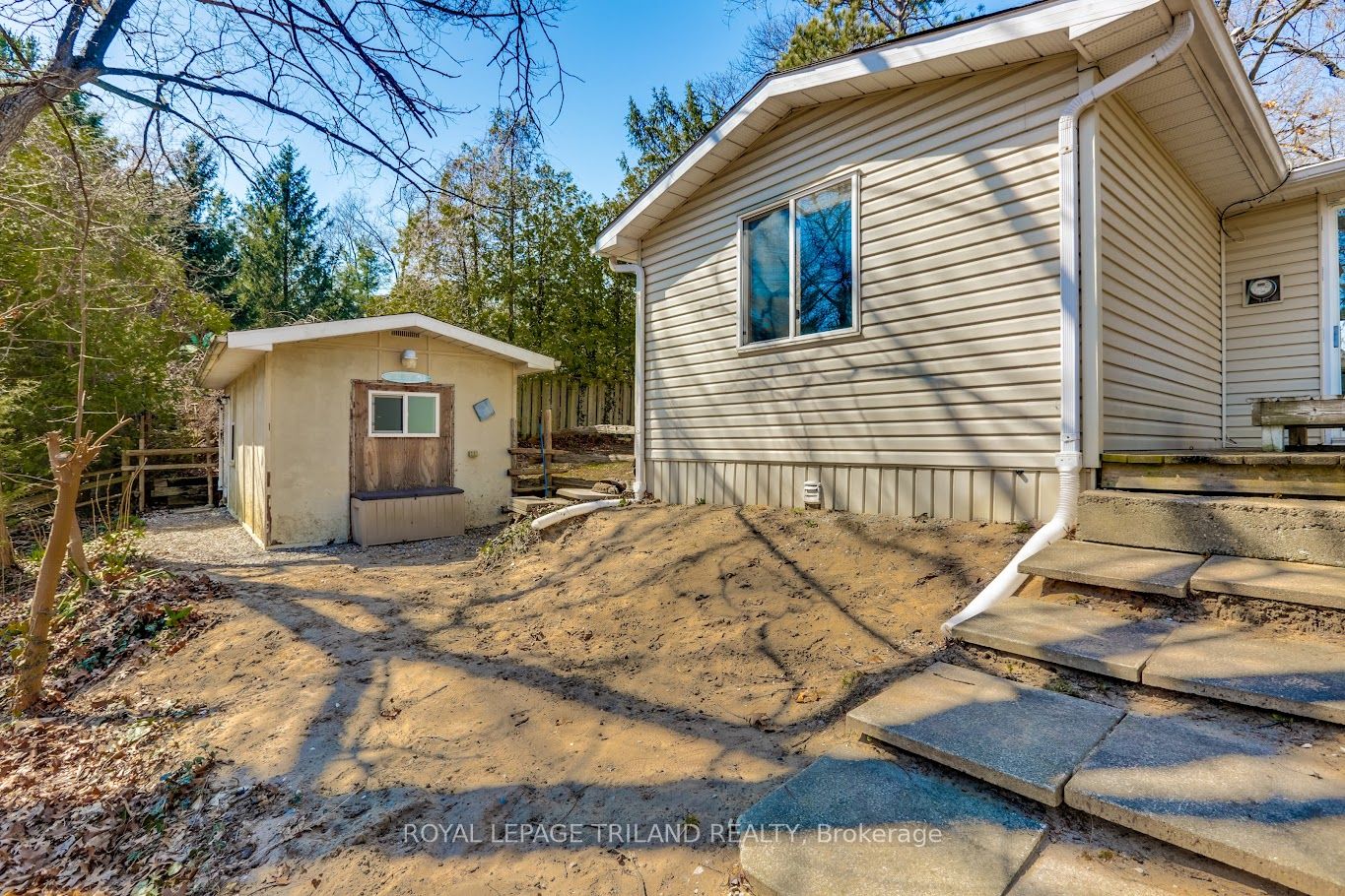 7933 Katharine Crescent Property Photo 20