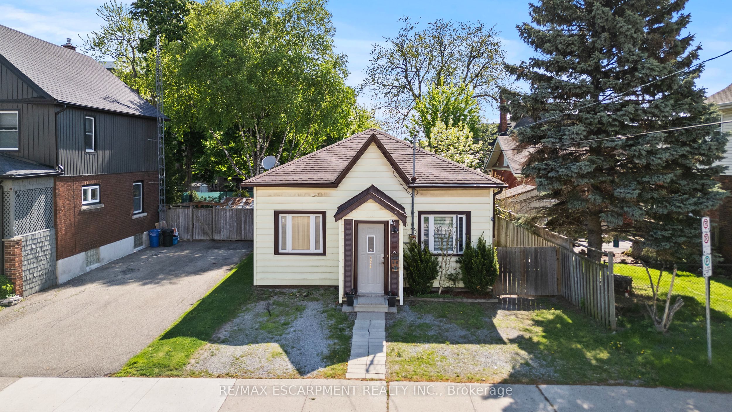 4774 Saint Clair Avenue Property Photo 1