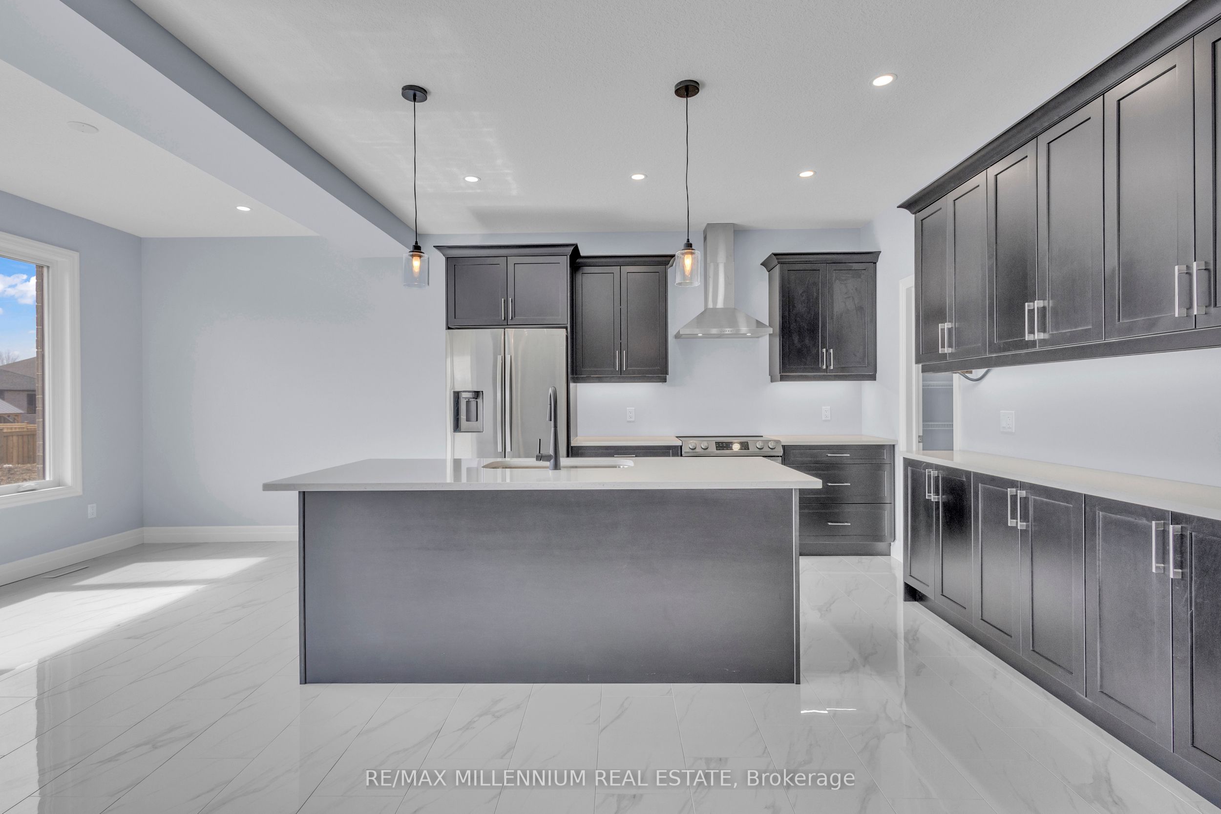 176 Foxborough Place Property Photo 11