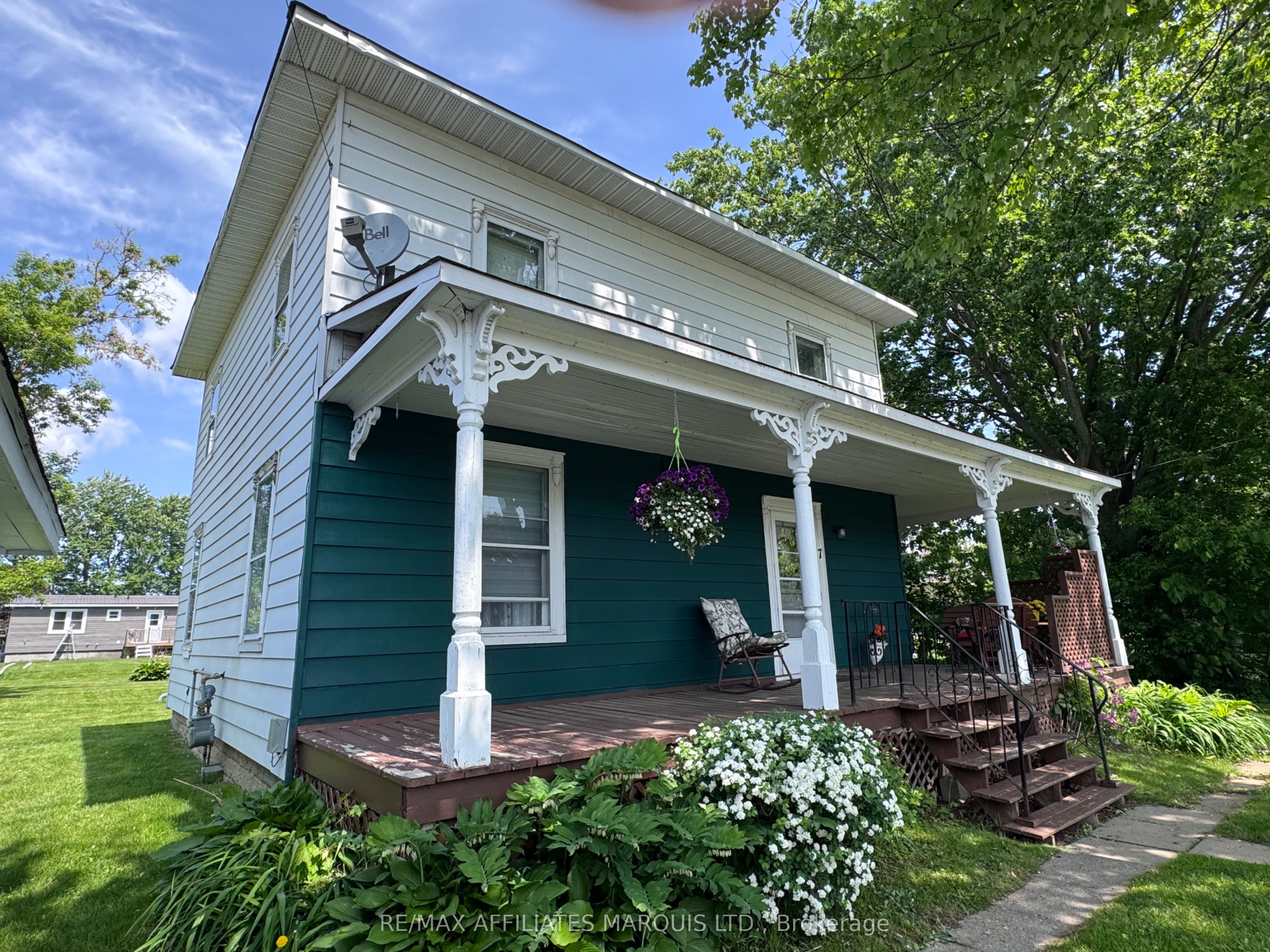 7 Spruce Street Property Photo 1
