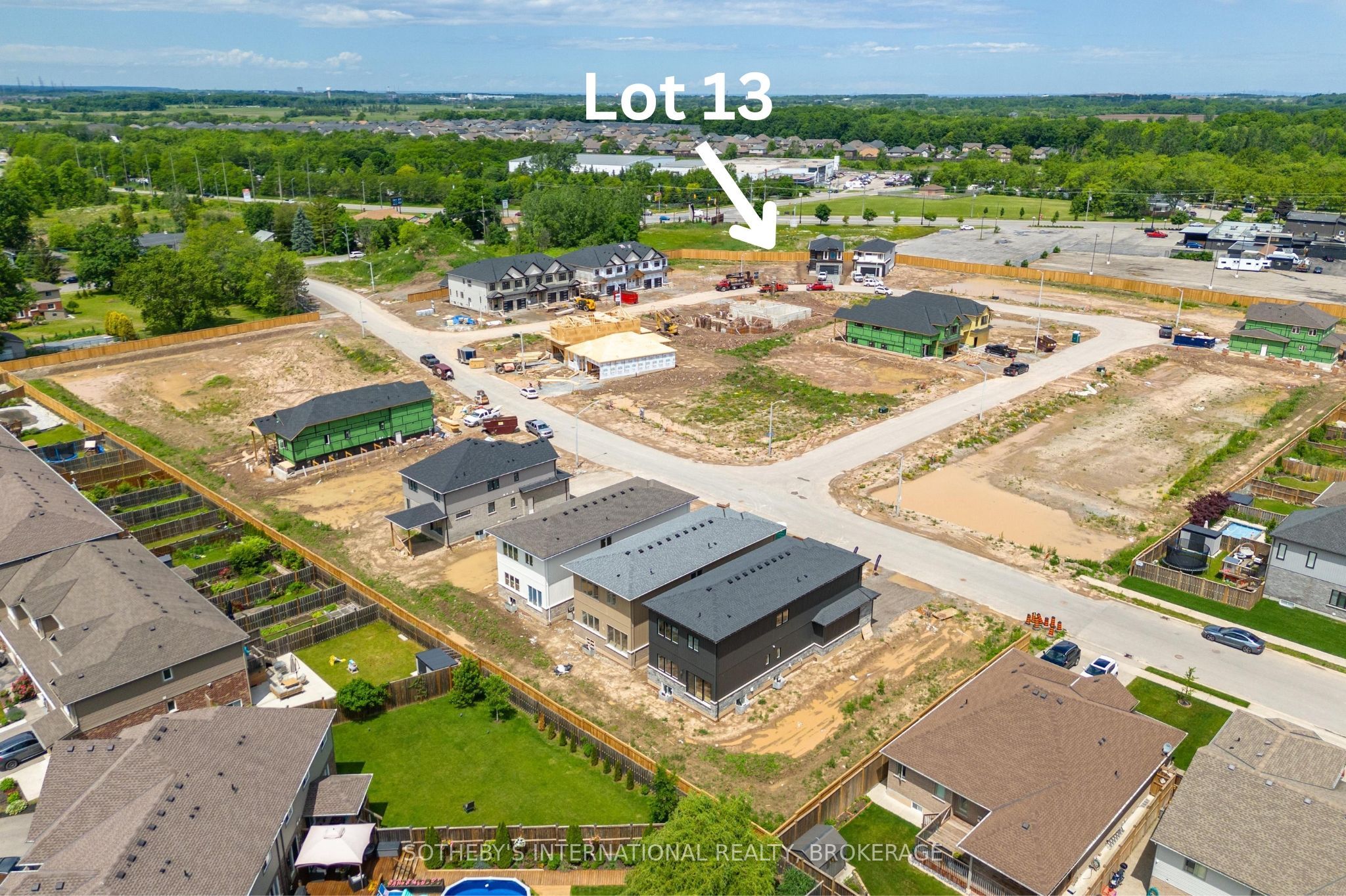 12 Niagara St Property Photo 4