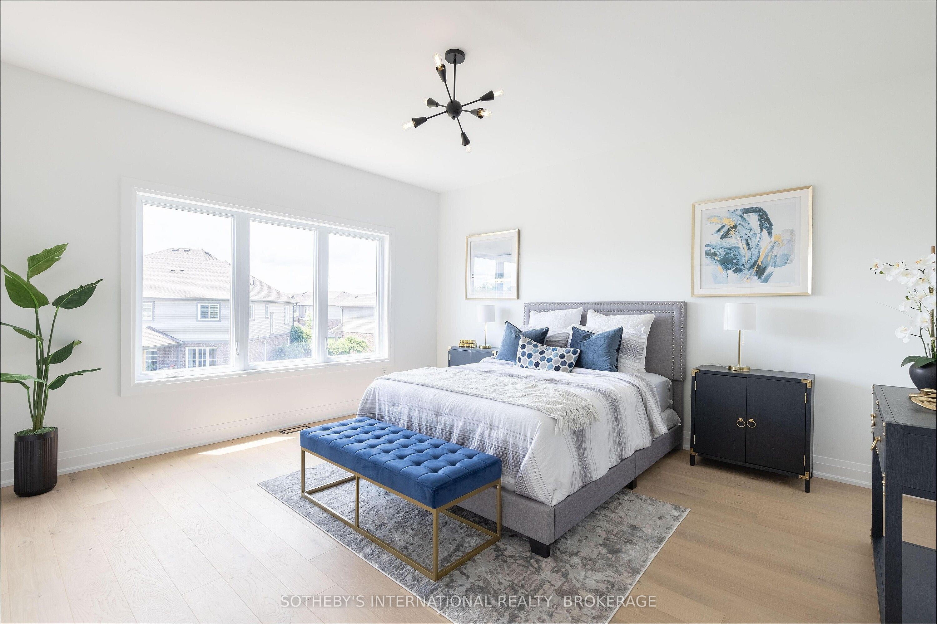 12 Niagara St Property Photo 10