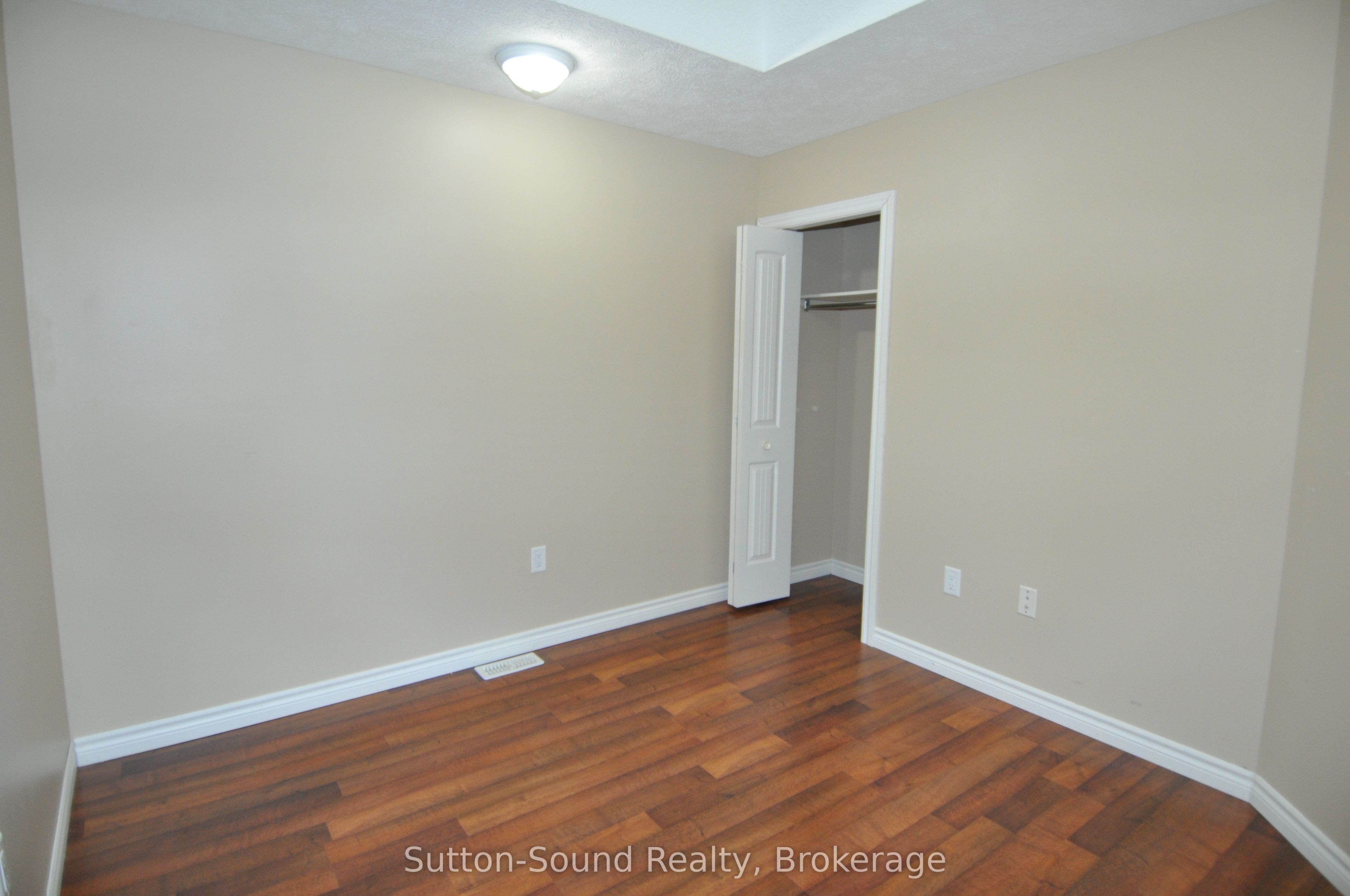 1326 15th St B Street E Property Photo 5