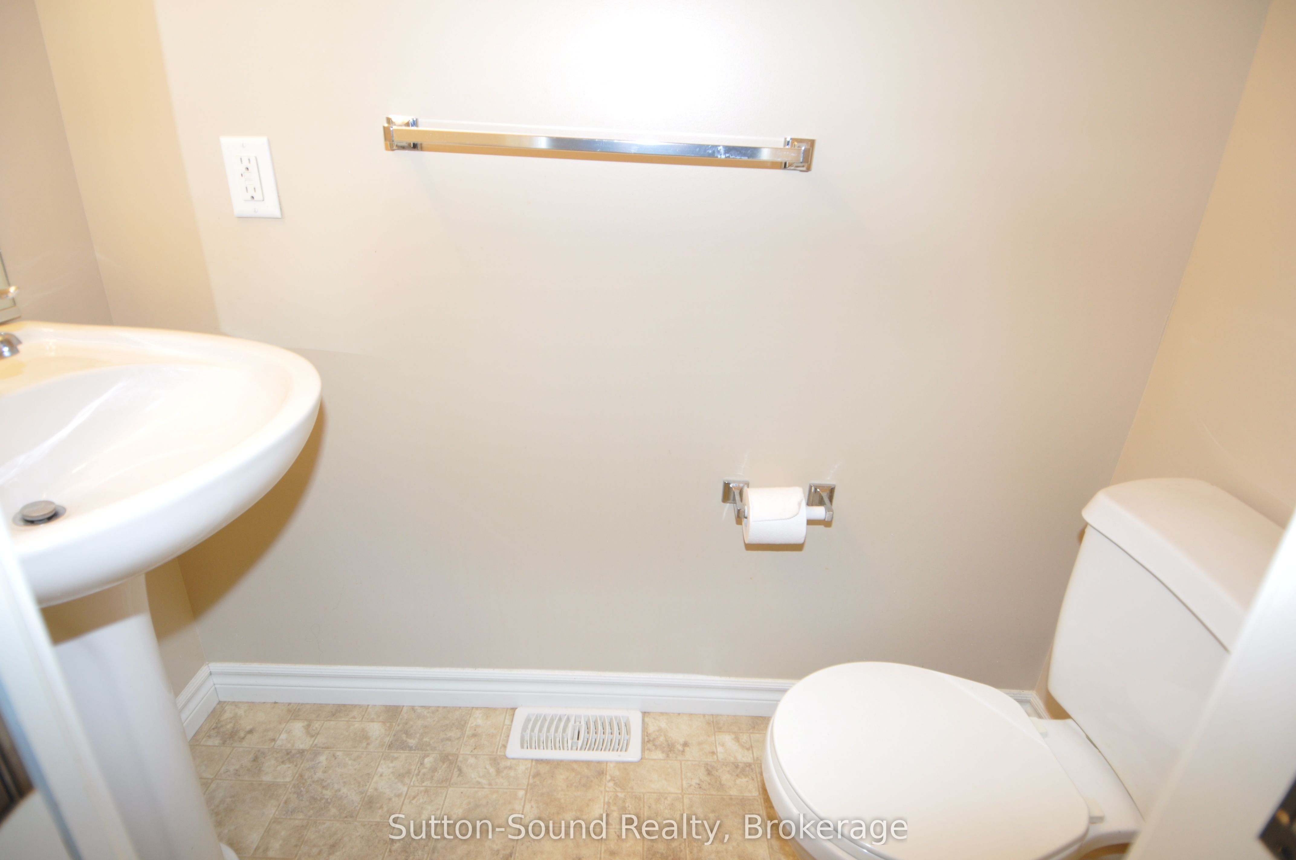1326 15th St B Street E Property Photo 6