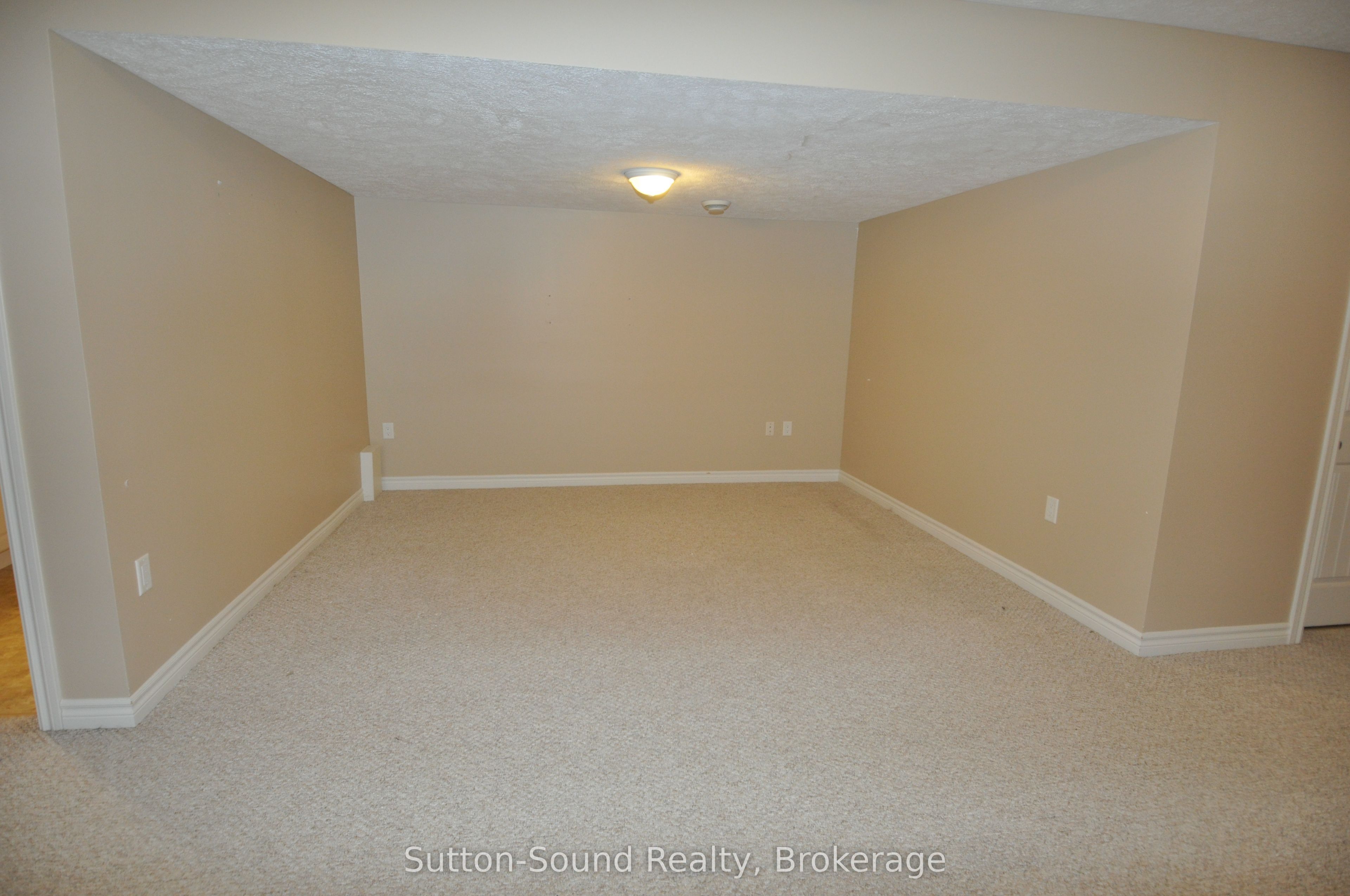 1326 15th St B Street E Property Photo 19