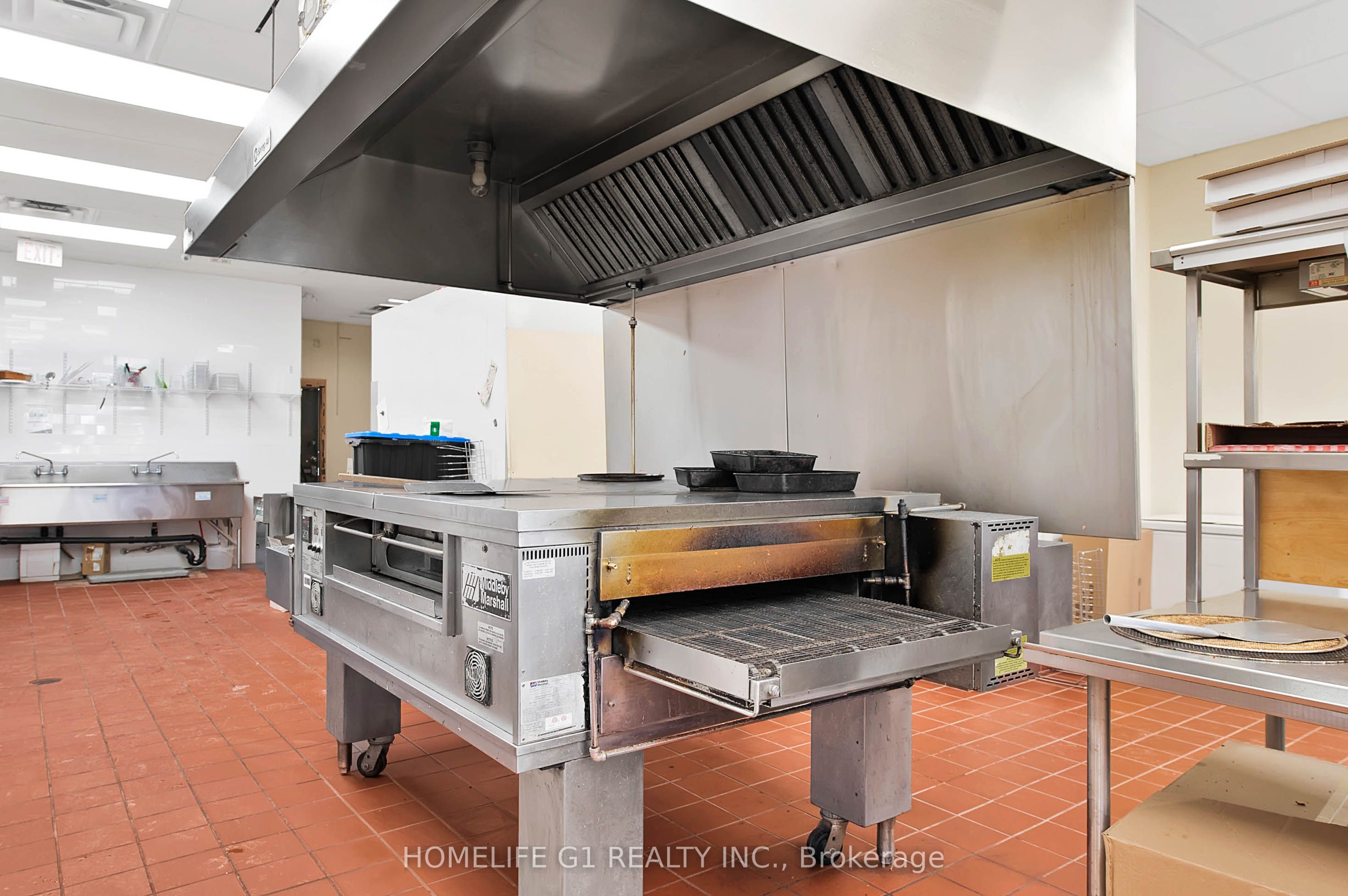 672 Woolwich Street Property Photo 14