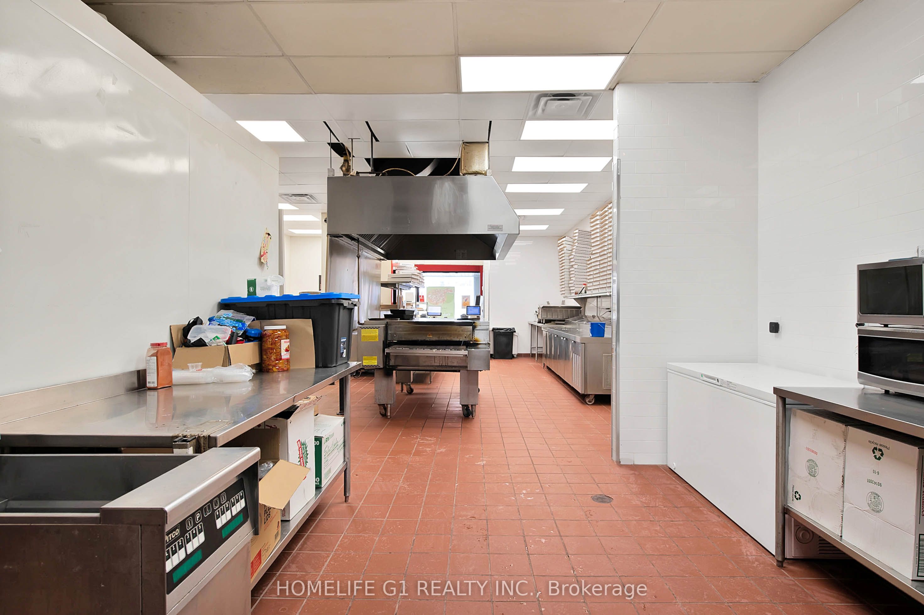 672 Woolwich Street Property Photo 18