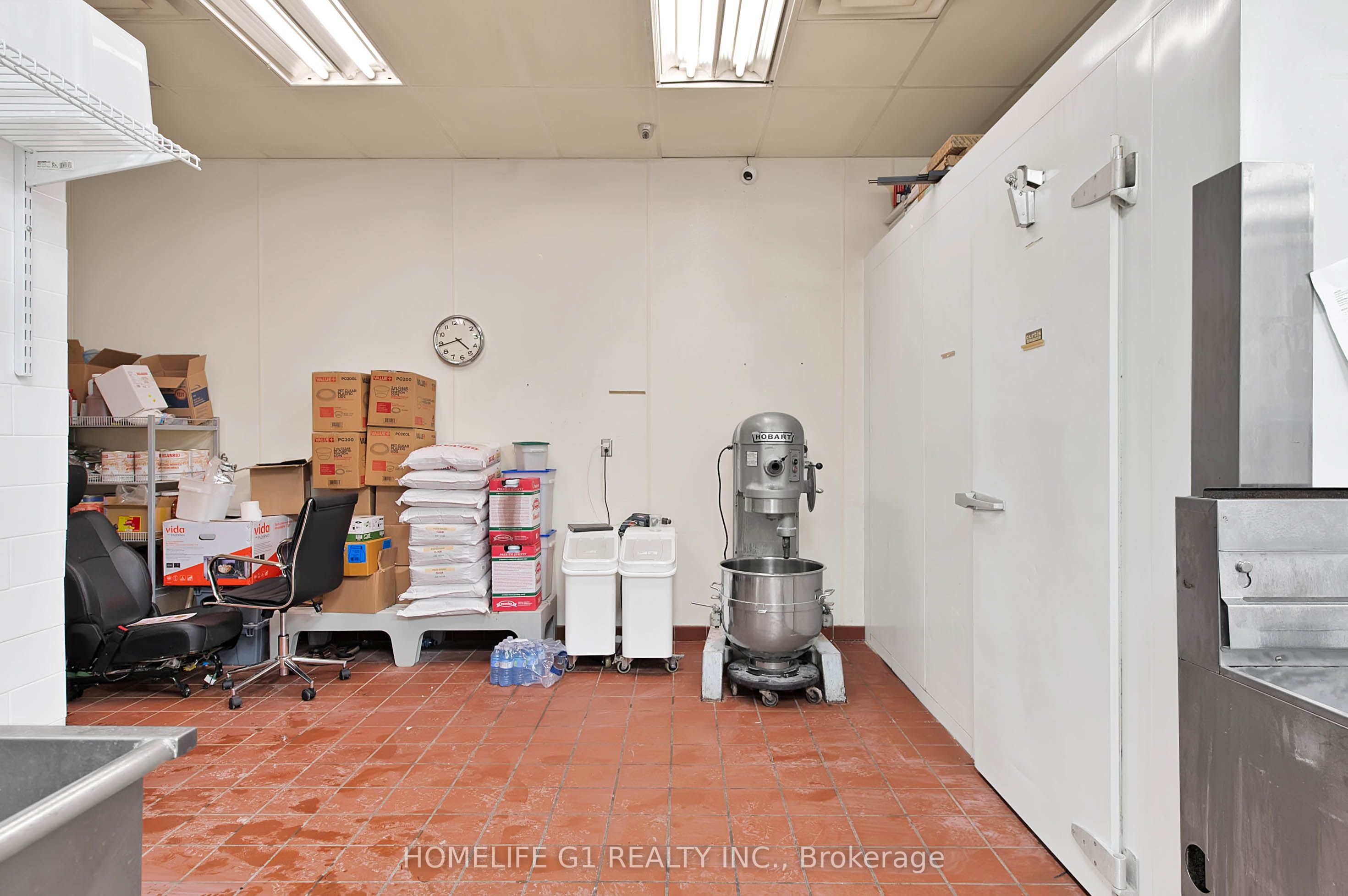 672 Woolwich Street Property Photo 20
