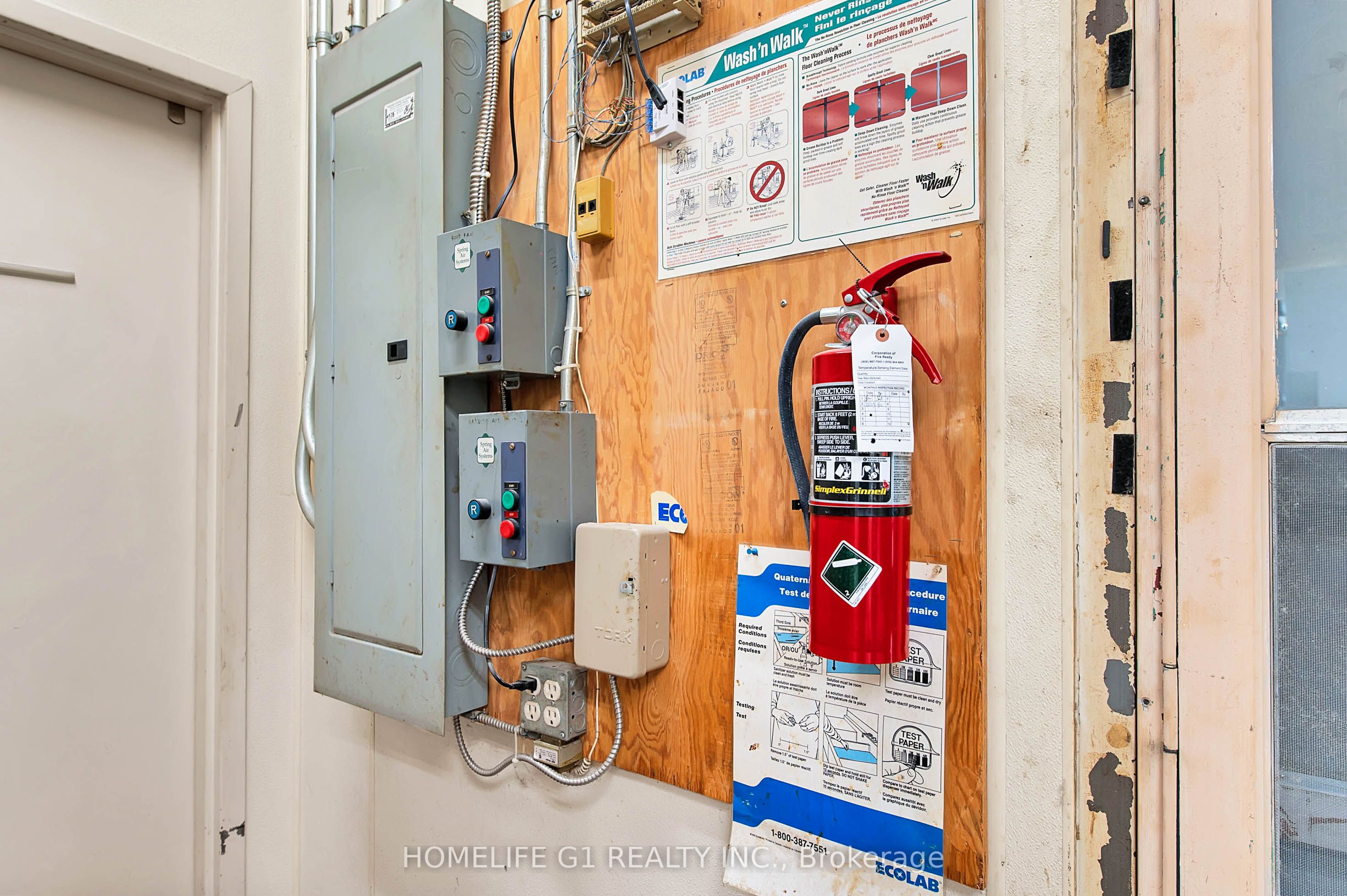 672 Woolwich Street Property Photo 23