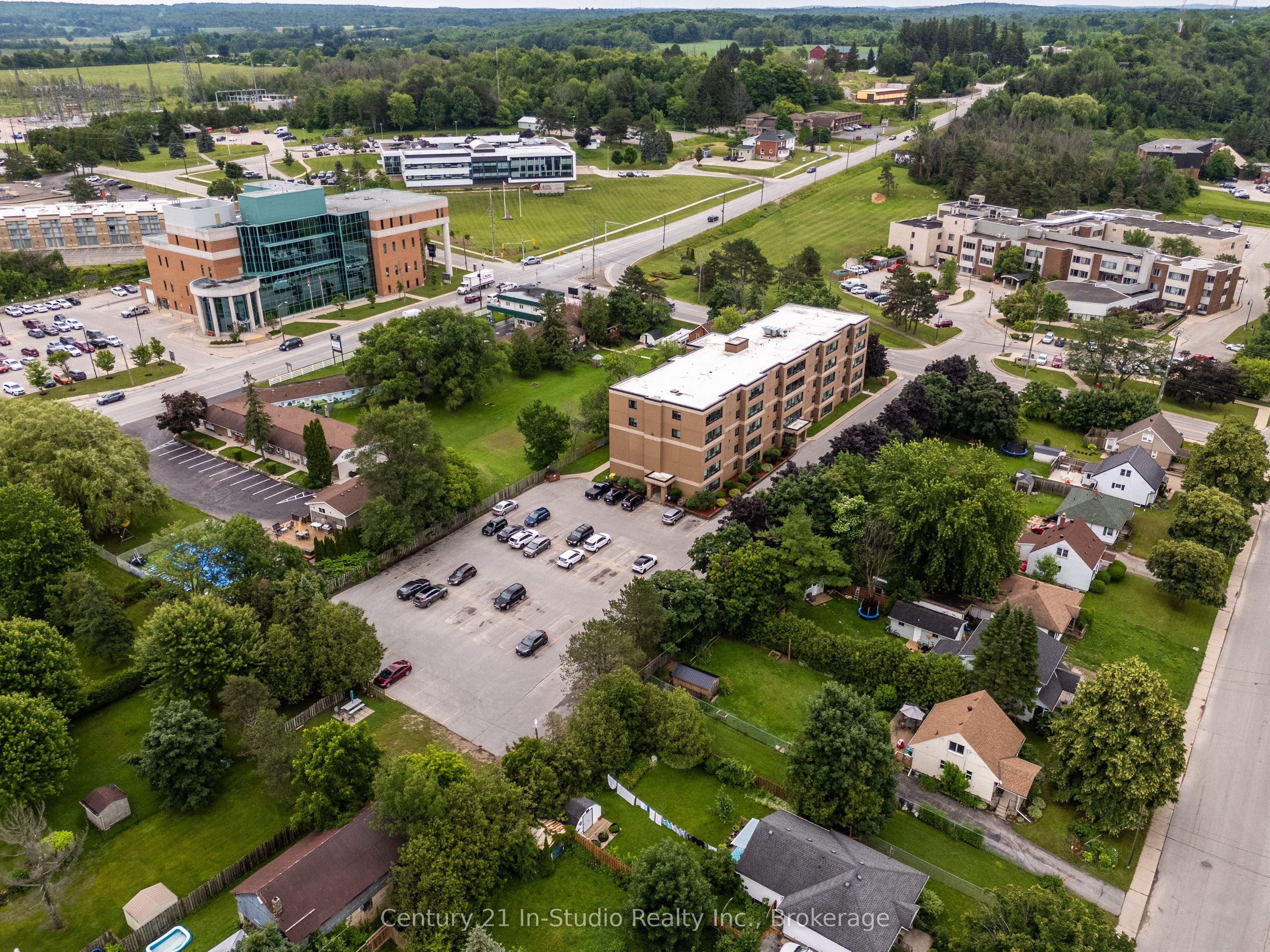 850 6th Street E 202 Property Photo 7