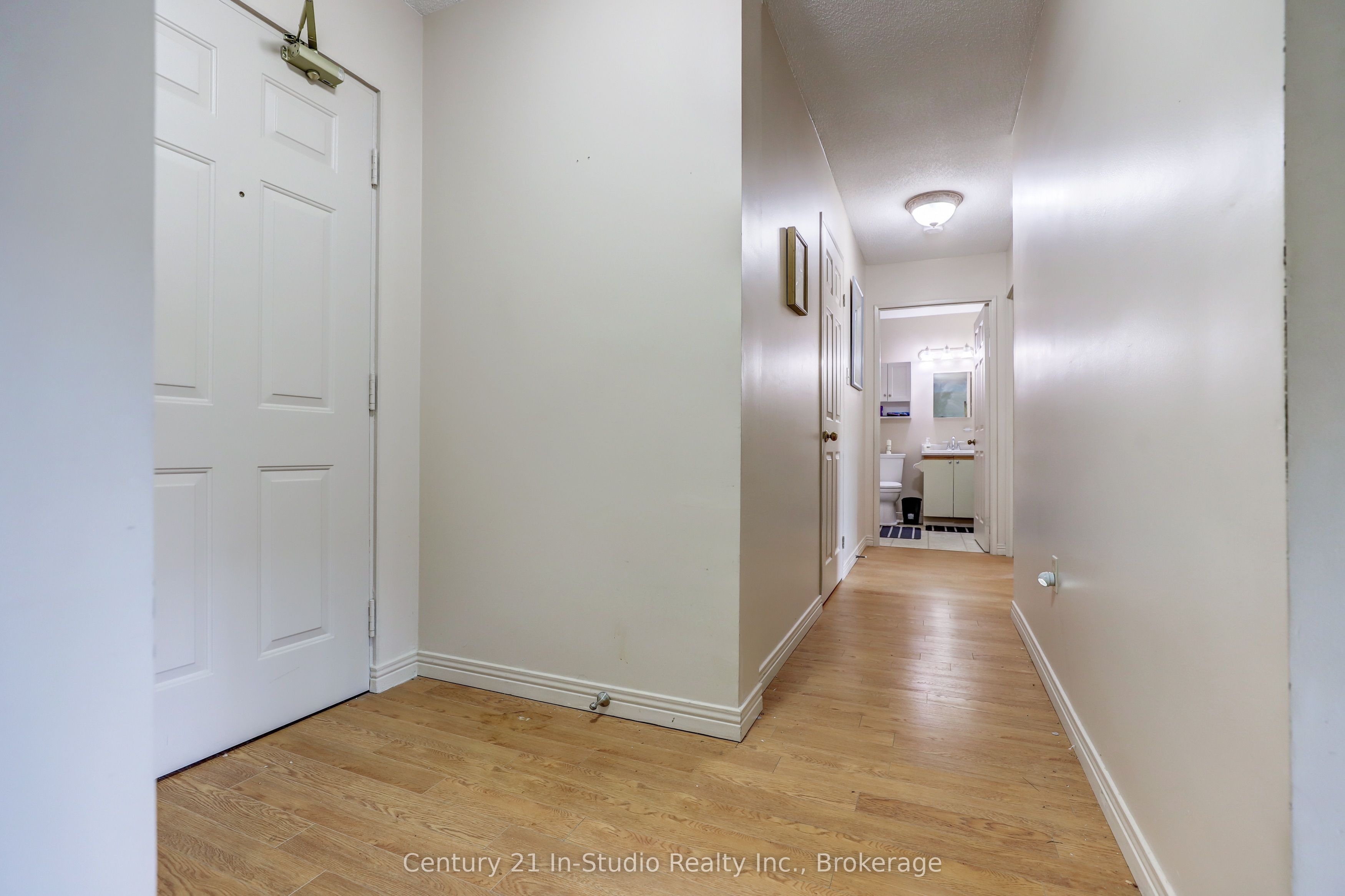 850 6th Street E 202 Property Photo 11